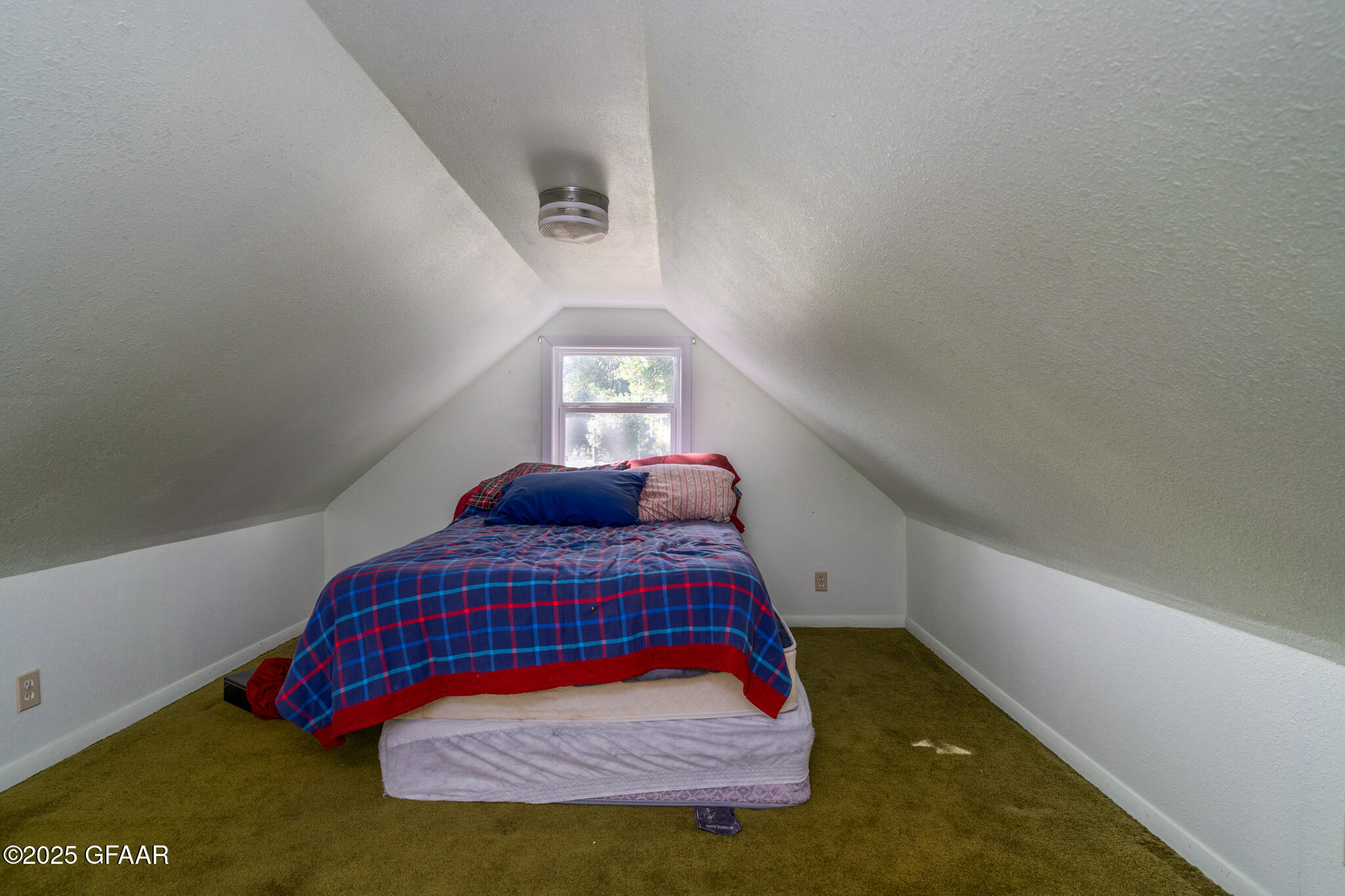 Hatton, North Dakota 58240, United States, 2 Bedrooms Bedrooms, ,1 BathroomBathrooms,Residential,Pending,202451