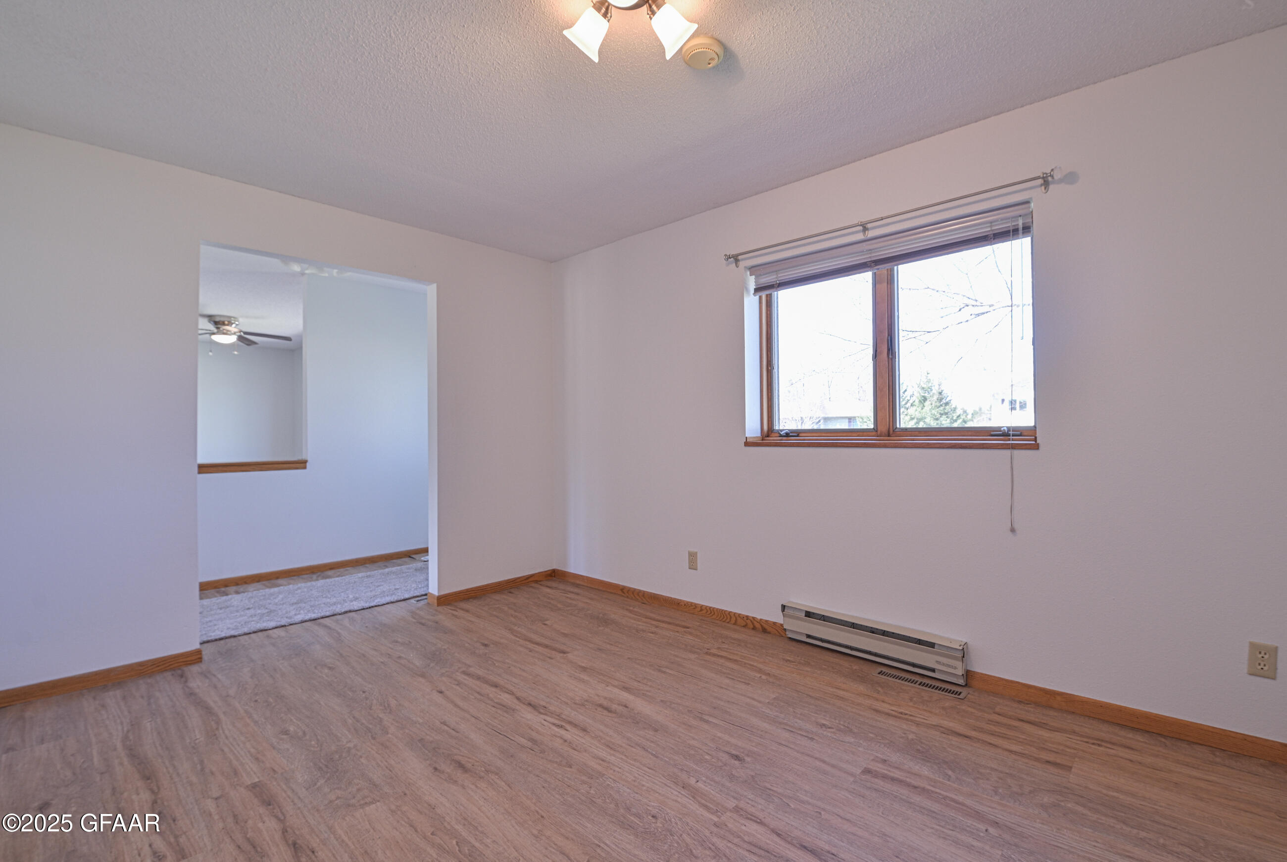 East Grand Forks, Minnesota 56721, United States, 7 Bedrooms Bedrooms, ,5 BathroomsBathrooms,Residential,Pending,166339