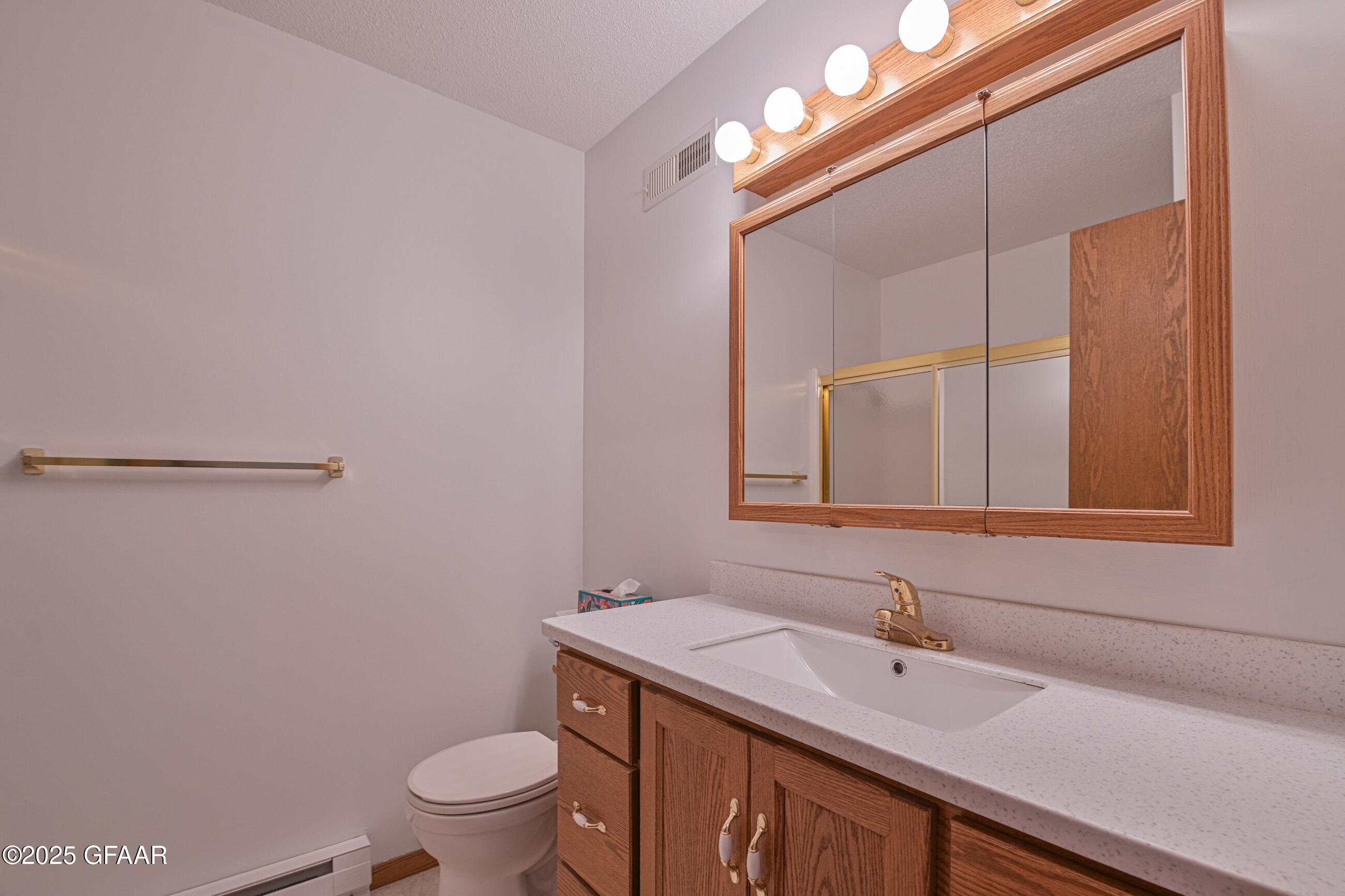 East Grand Forks, Minnesota 56721, United States, 7 Bedrooms Bedrooms, ,5 BathroomsBathrooms,Residential,Pending,166339