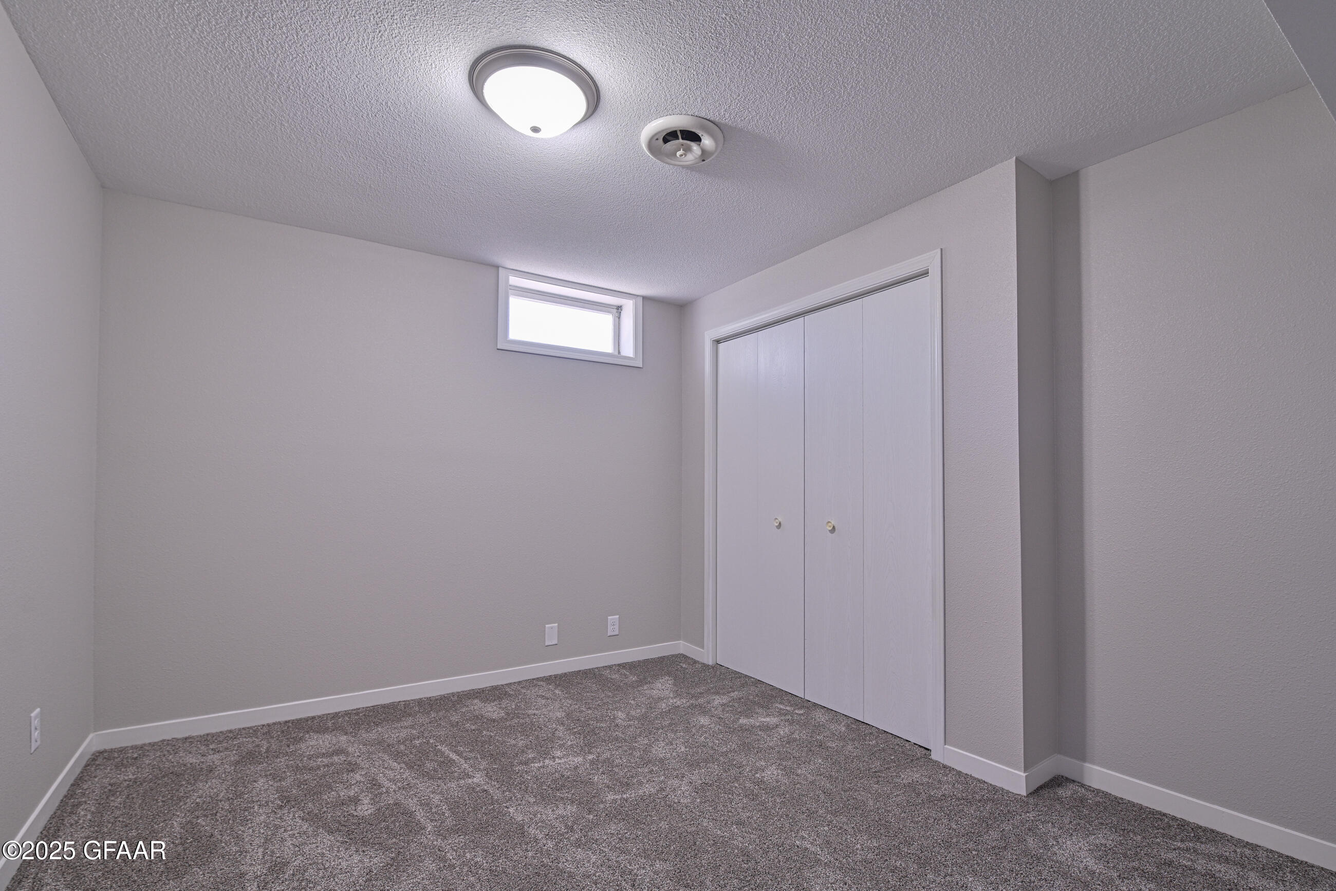 East Grand Forks, Minnesota 56721, United States, 7 Bedrooms Bedrooms, ,5 BathroomsBathrooms,Residential,Pending,166339