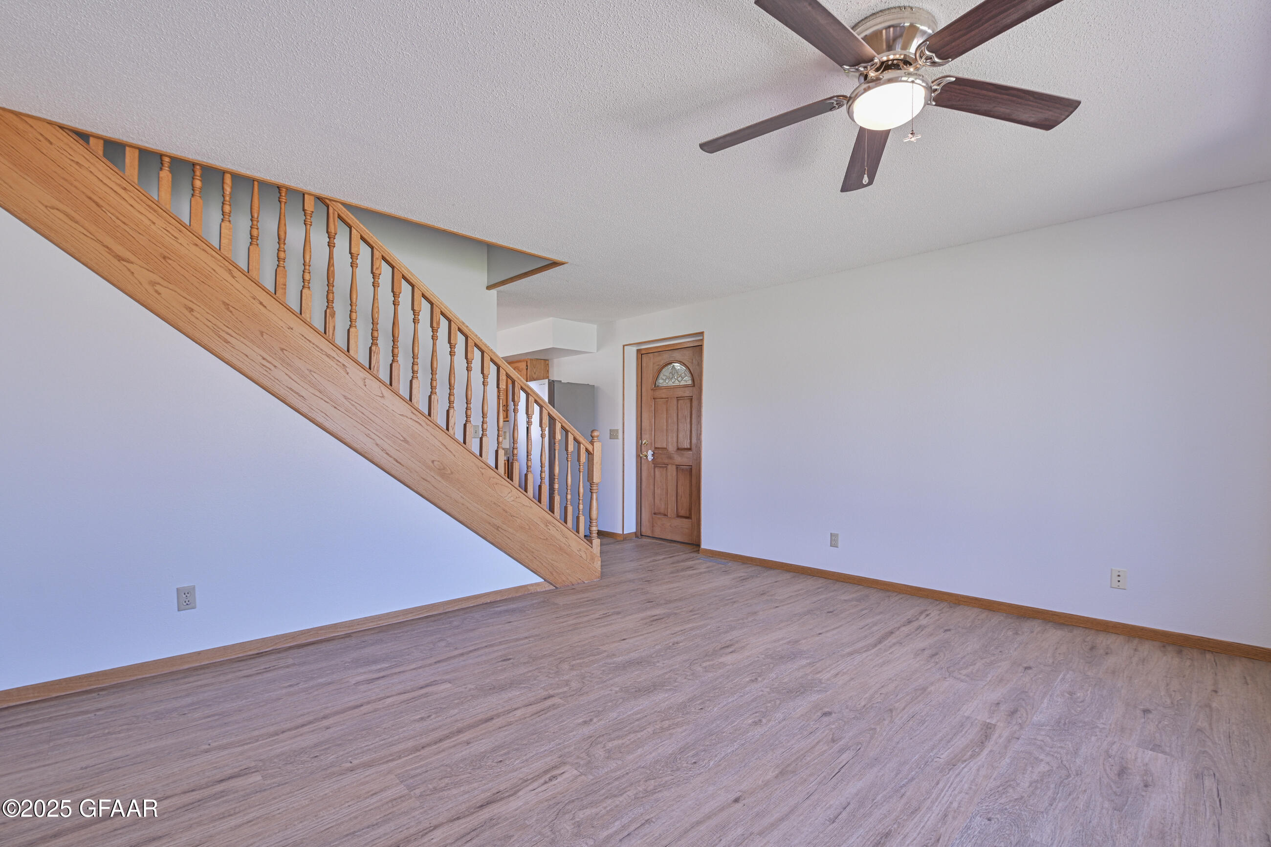 East Grand Forks, Minnesota 56721, United States, 7 Bedrooms Bedrooms, ,5 BathroomsBathrooms,Residential,Pending,166339