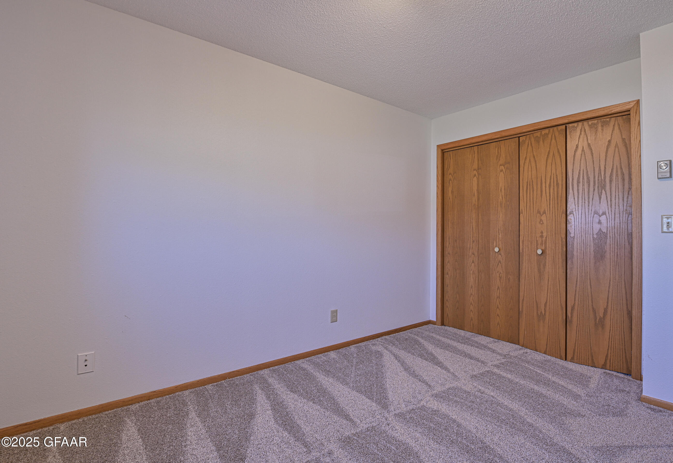 East Grand Forks, Minnesota 56721, United States, 7 Bedrooms Bedrooms, ,5 BathroomsBathrooms,Residential,Pending,166339