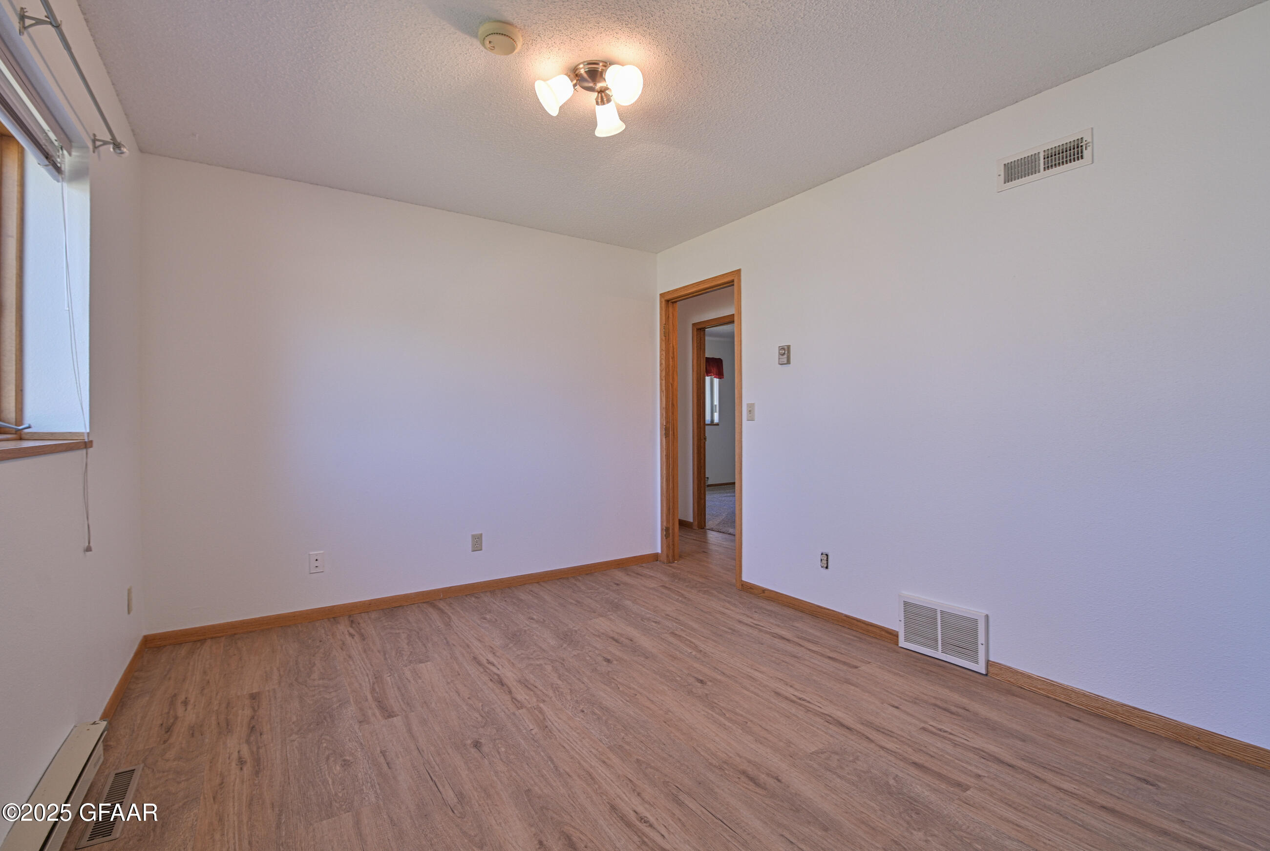 East Grand Forks, Minnesota 56721, United States, 7 Bedrooms Bedrooms, ,5 BathroomsBathrooms,Residential,Pending,166339