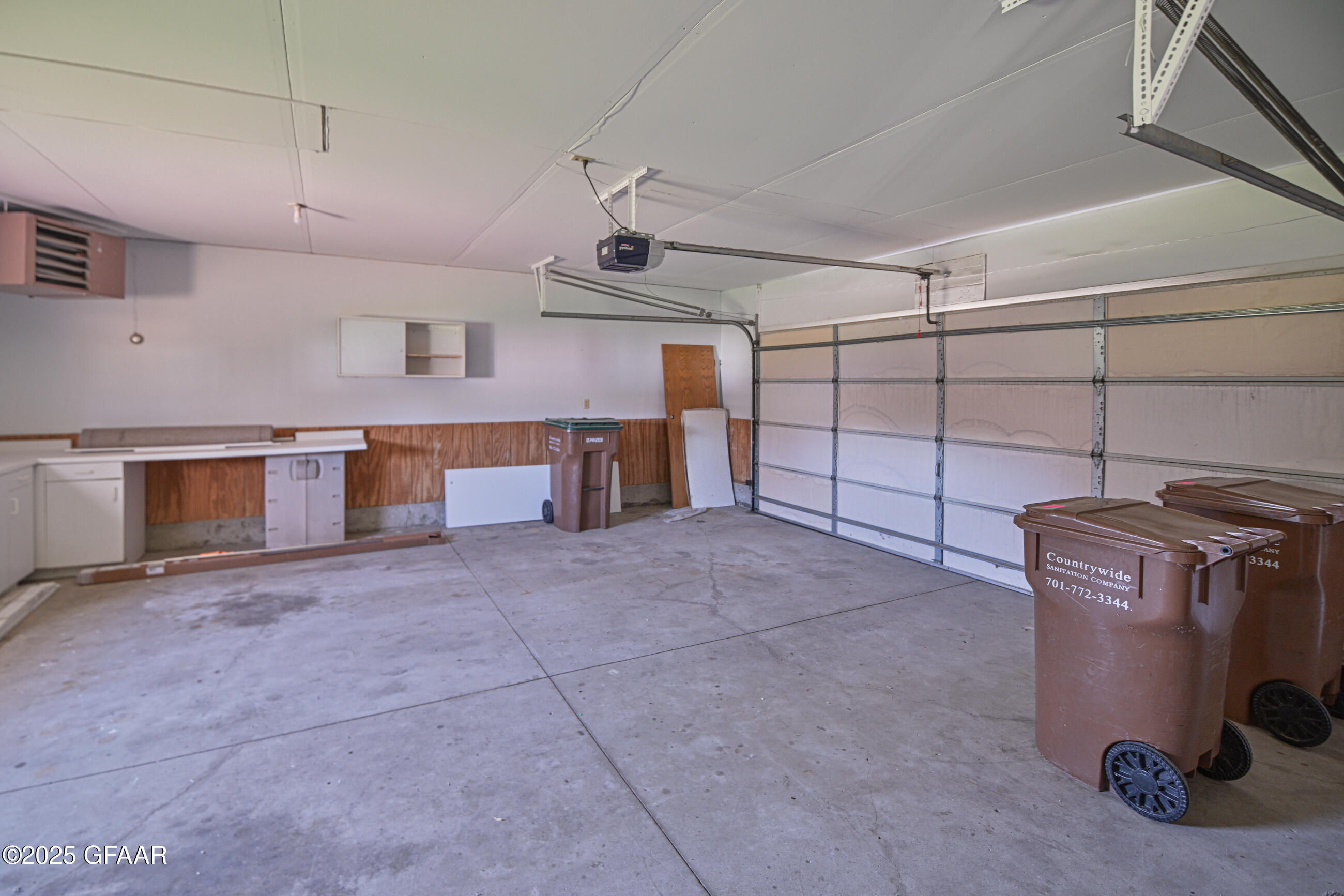 East Grand Forks, Minnesota 56721, United States, 7 Bedrooms Bedrooms, ,5 BathroomsBathrooms,Residential,Pending,166339