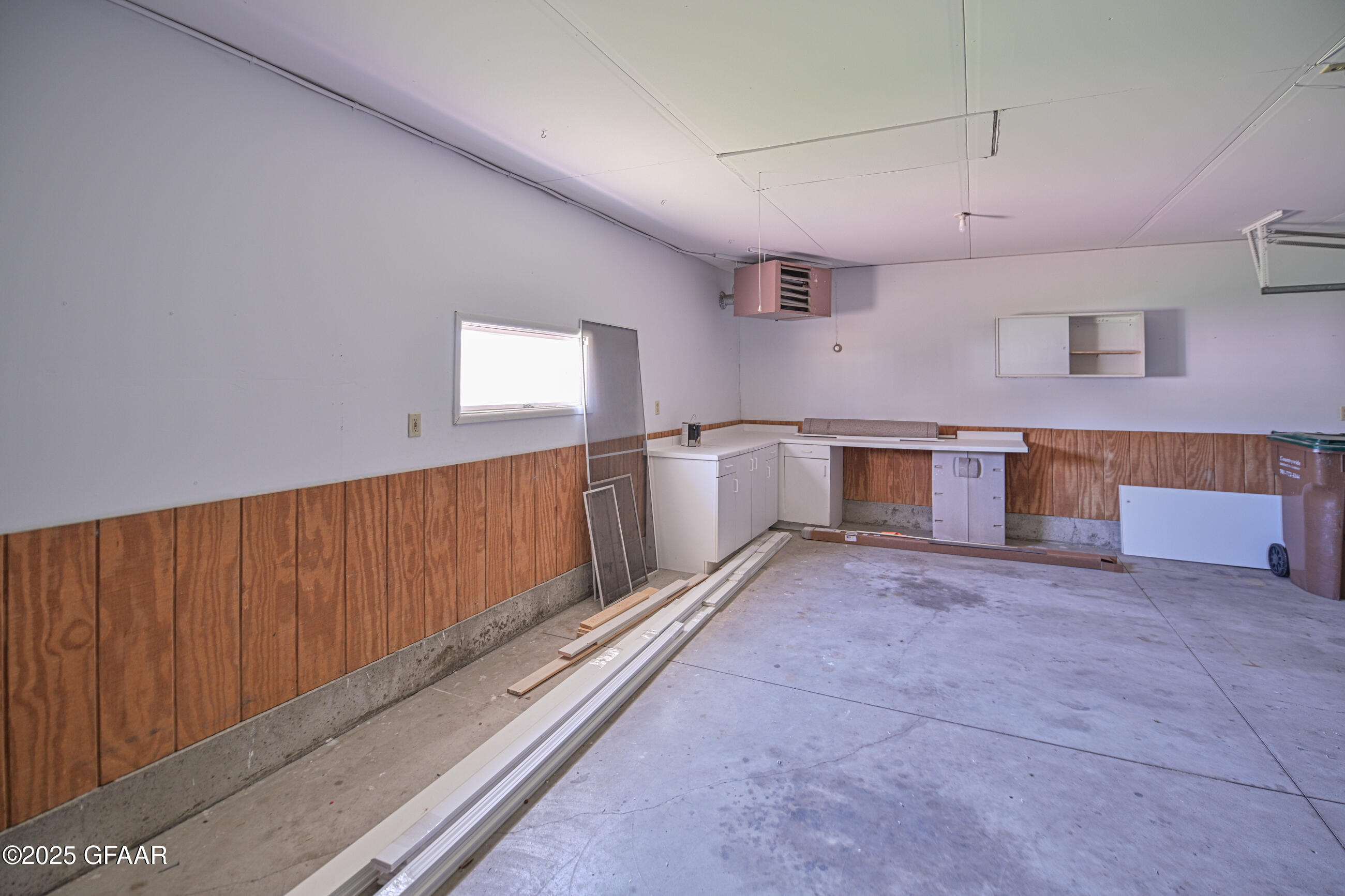 East Grand Forks, Minnesota 56721, United States, 7 Bedrooms Bedrooms, ,5 BathroomsBathrooms,Residential,Pending,166339