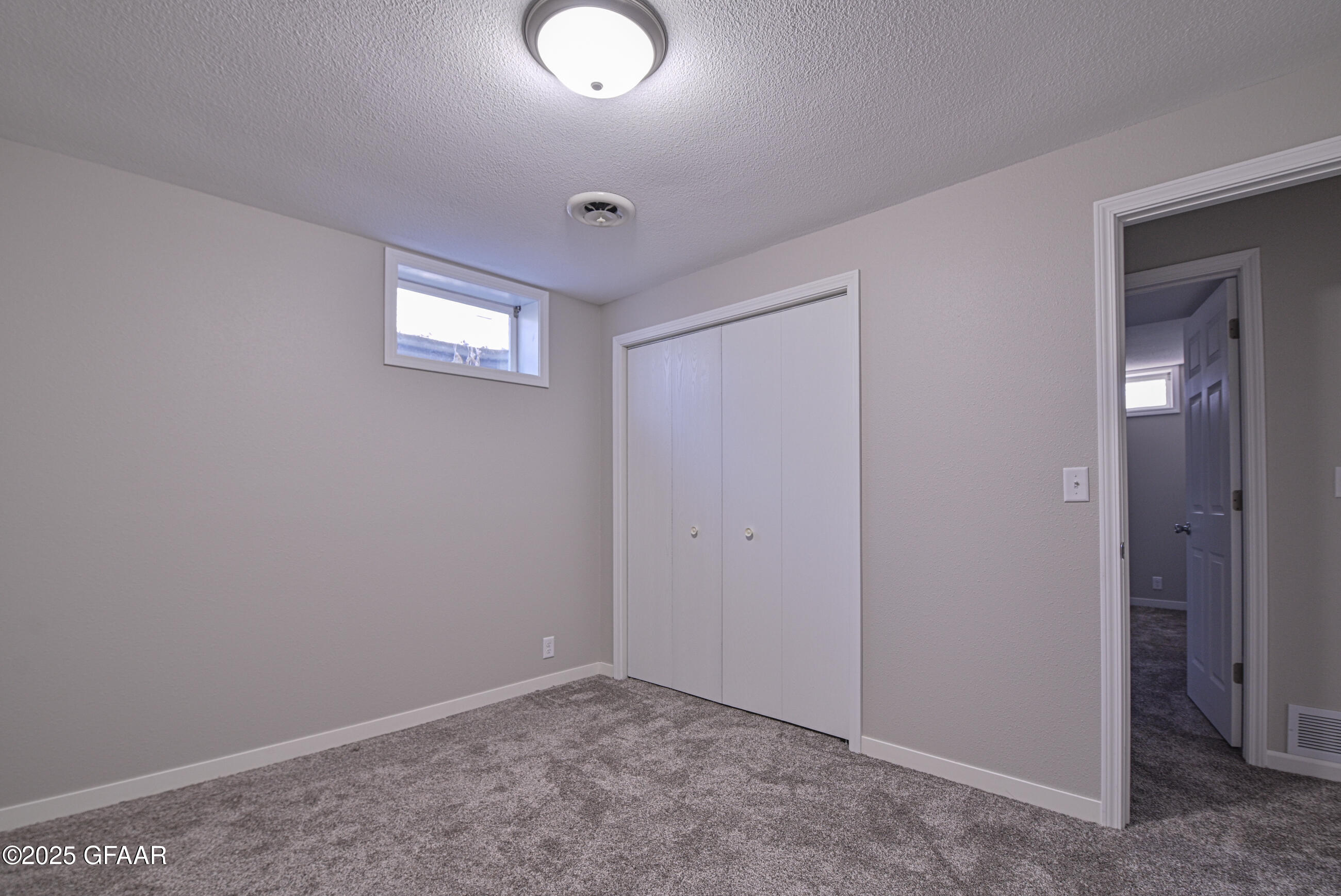 East Grand Forks, Minnesota 56721, United States, 7 Bedrooms Bedrooms, ,5 BathroomsBathrooms,Residential,Pending,166339