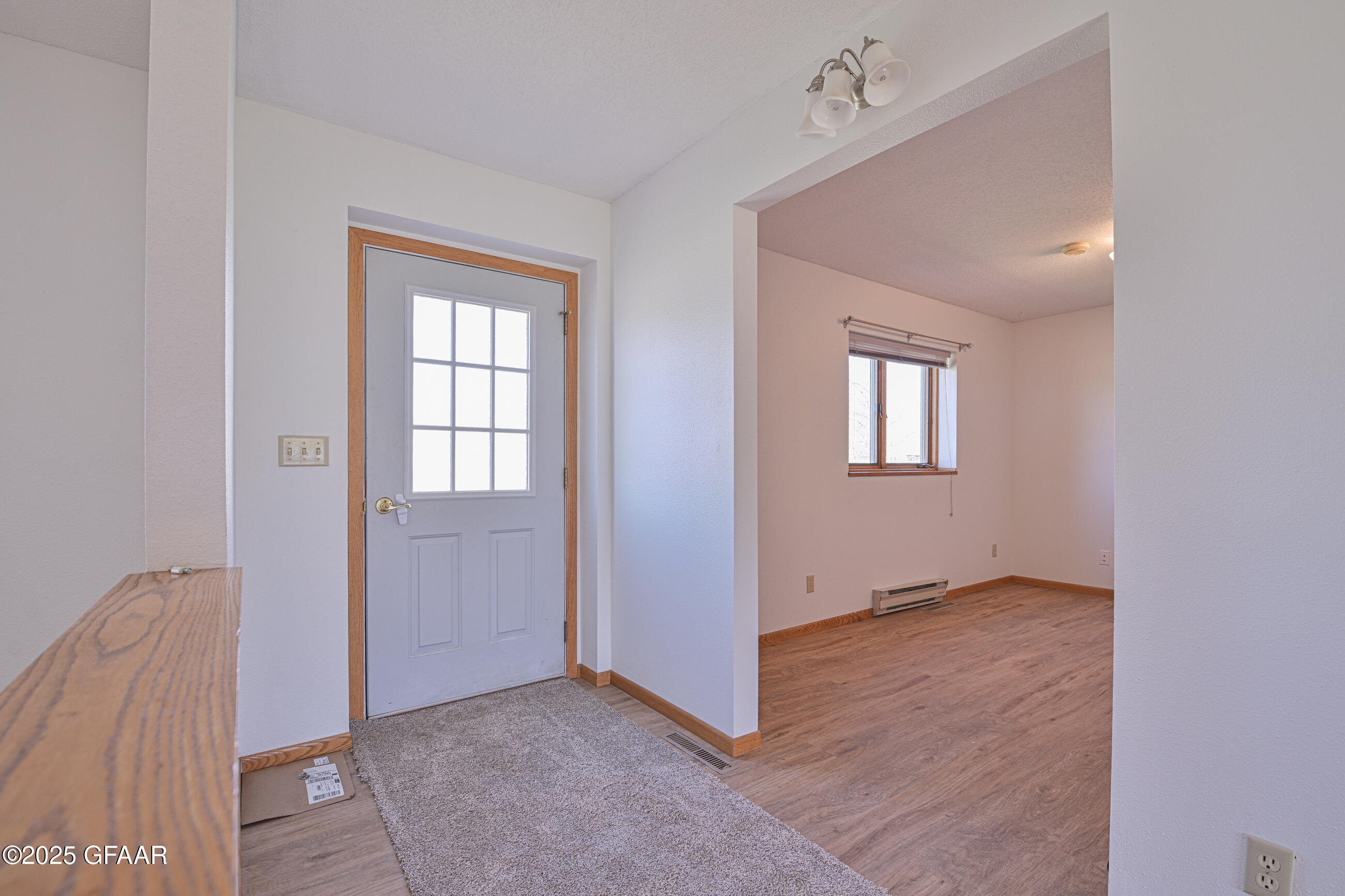 East Grand Forks, Minnesota 56721, United States, 7 Bedrooms Bedrooms, ,5 BathroomsBathrooms,Residential,Pending,166339