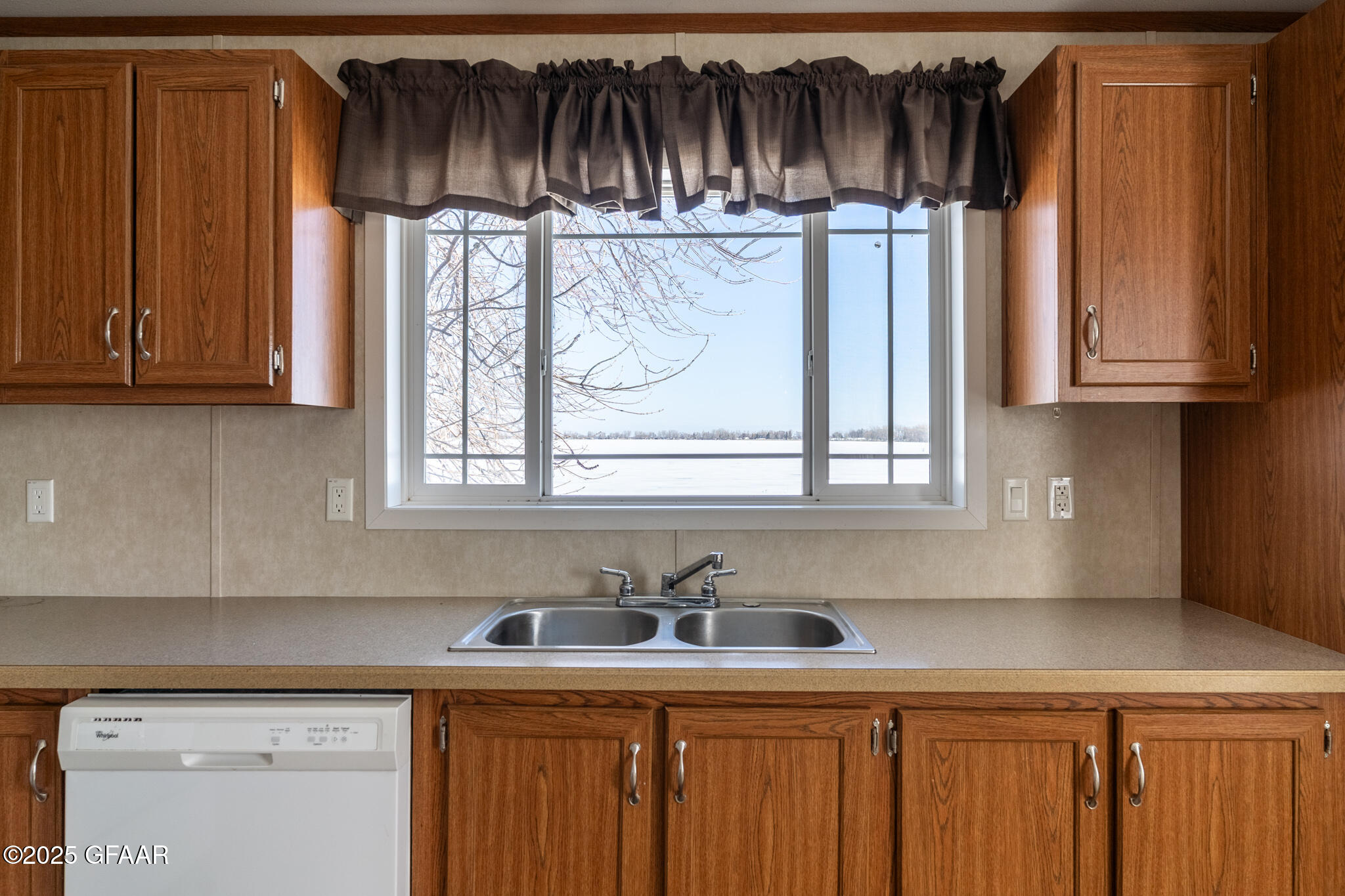 Finley, North Dakota 58230, United States, 3 Bedrooms Bedrooms, ,1 BathroomBathrooms,Residential,Active,245908