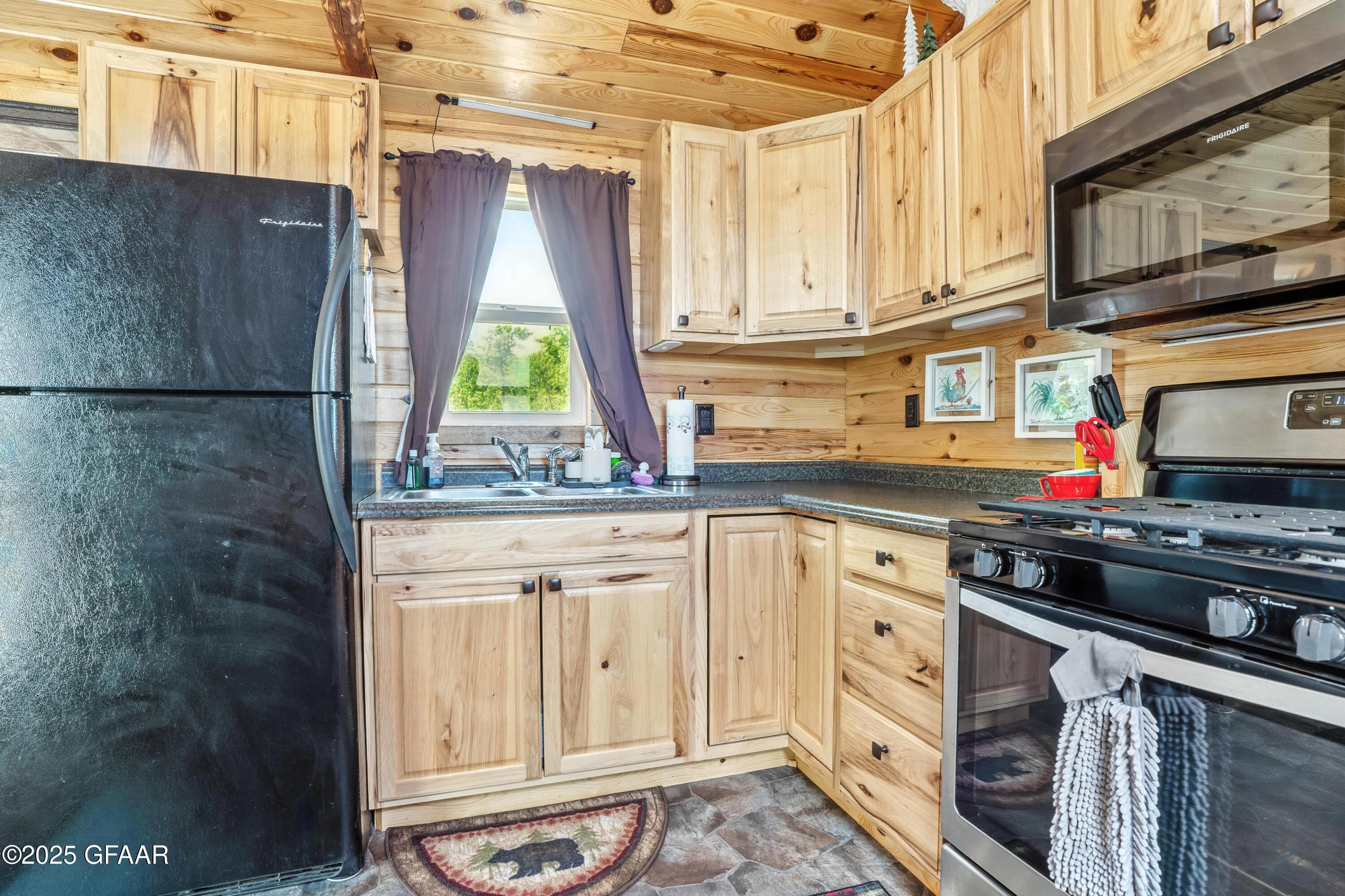 Lengby, Minnesota 56651, United States, 1 Bedroom Bedrooms, ,1 BathroomBathrooms,Residential,Active,166340