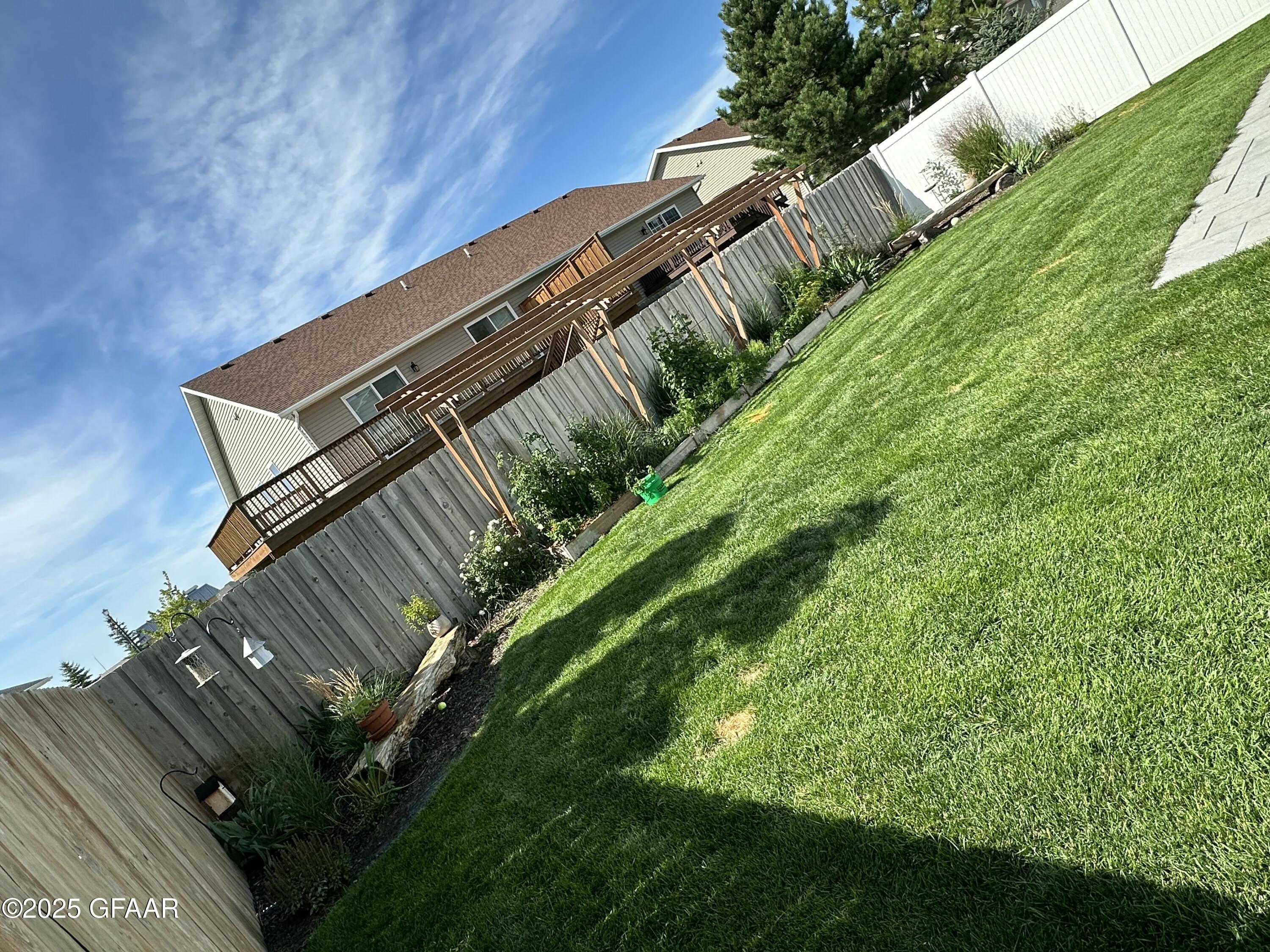 Grand Forks, North Dakota 58201, United States, 4 Bedrooms Bedrooms, ,2 BathroomsBathrooms,Residential,Pending,166338