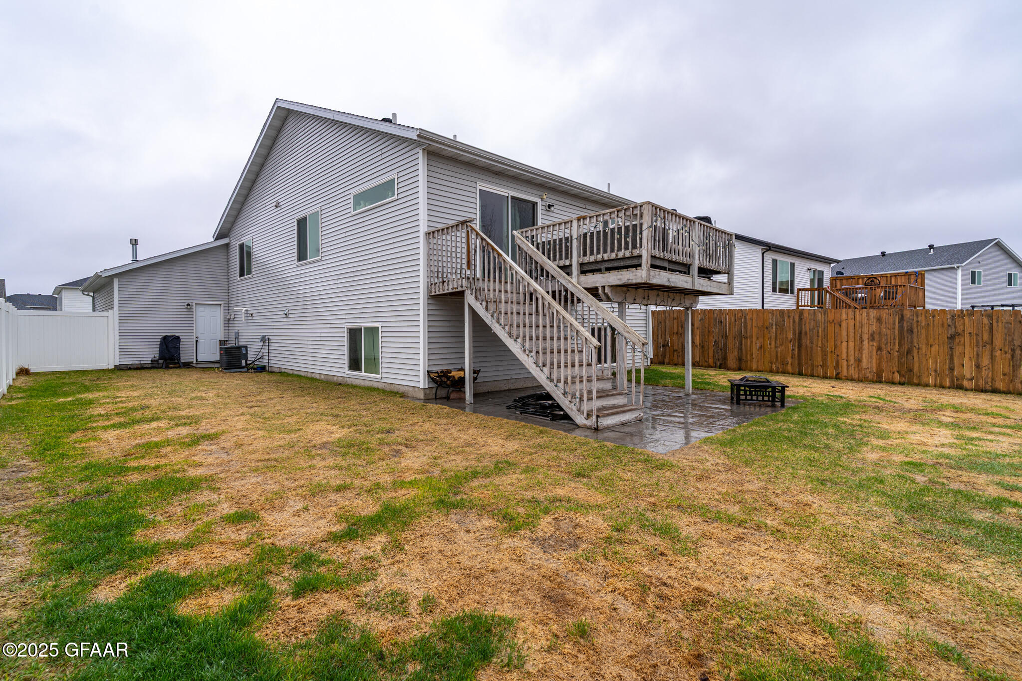 Grand Forks, North Dakota 58201, United States, 4 Bedrooms Bedrooms, ,2 BathroomsBathrooms,Residential,Pending,166338