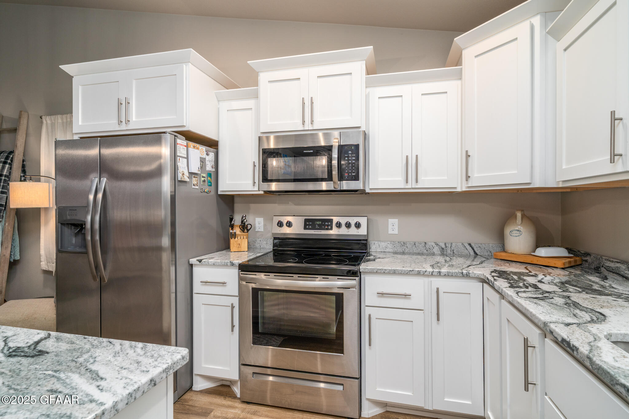 Grand Forks, North Dakota 58201, United States, 4 Bedrooms Bedrooms, ,2 BathroomsBathrooms,Residential,Pending,166338