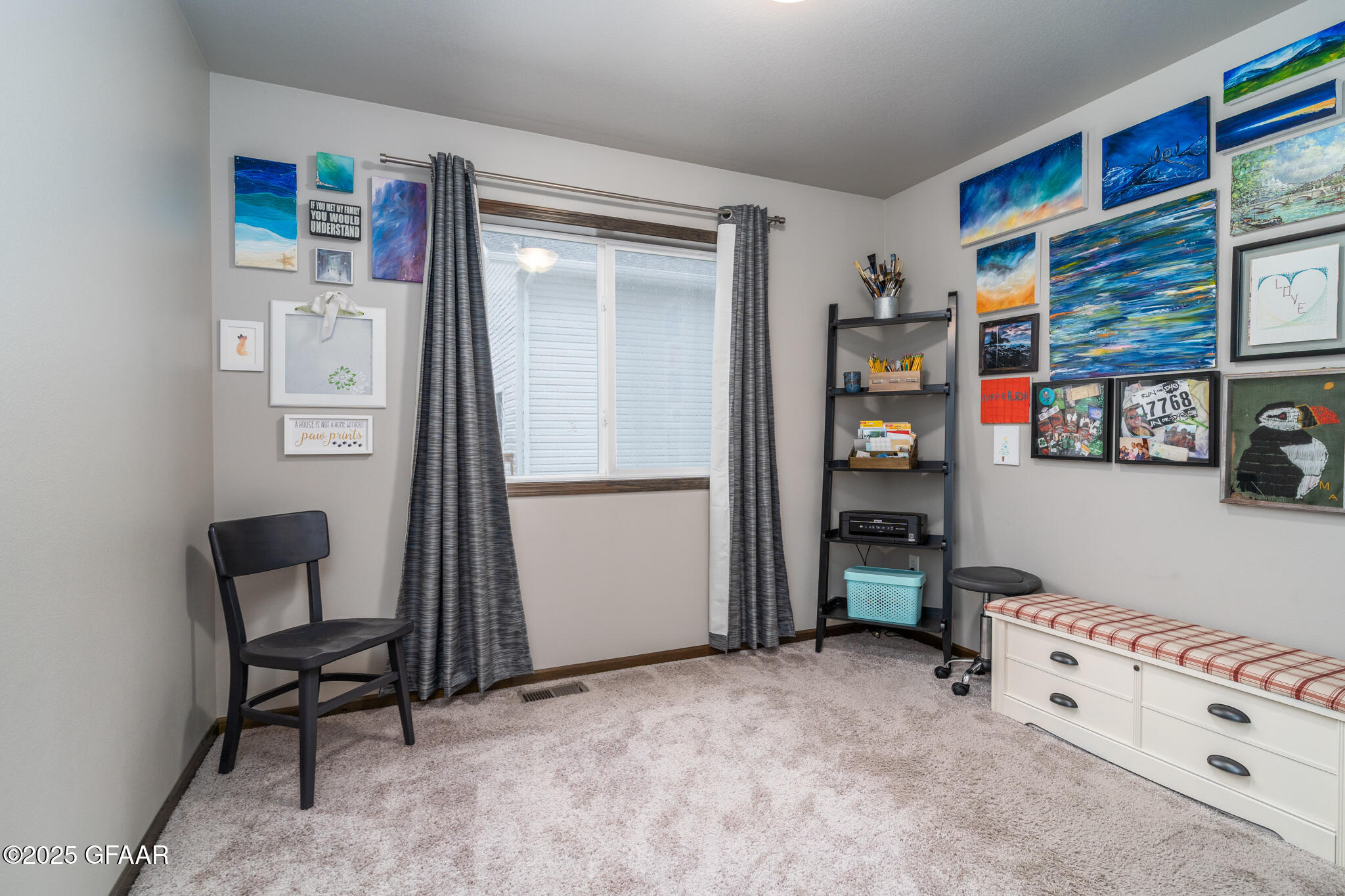 Grand Forks, North Dakota 58201, United States, 4 Bedrooms Bedrooms, ,2 BathroomsBathrooms,Residential,Pending,166338