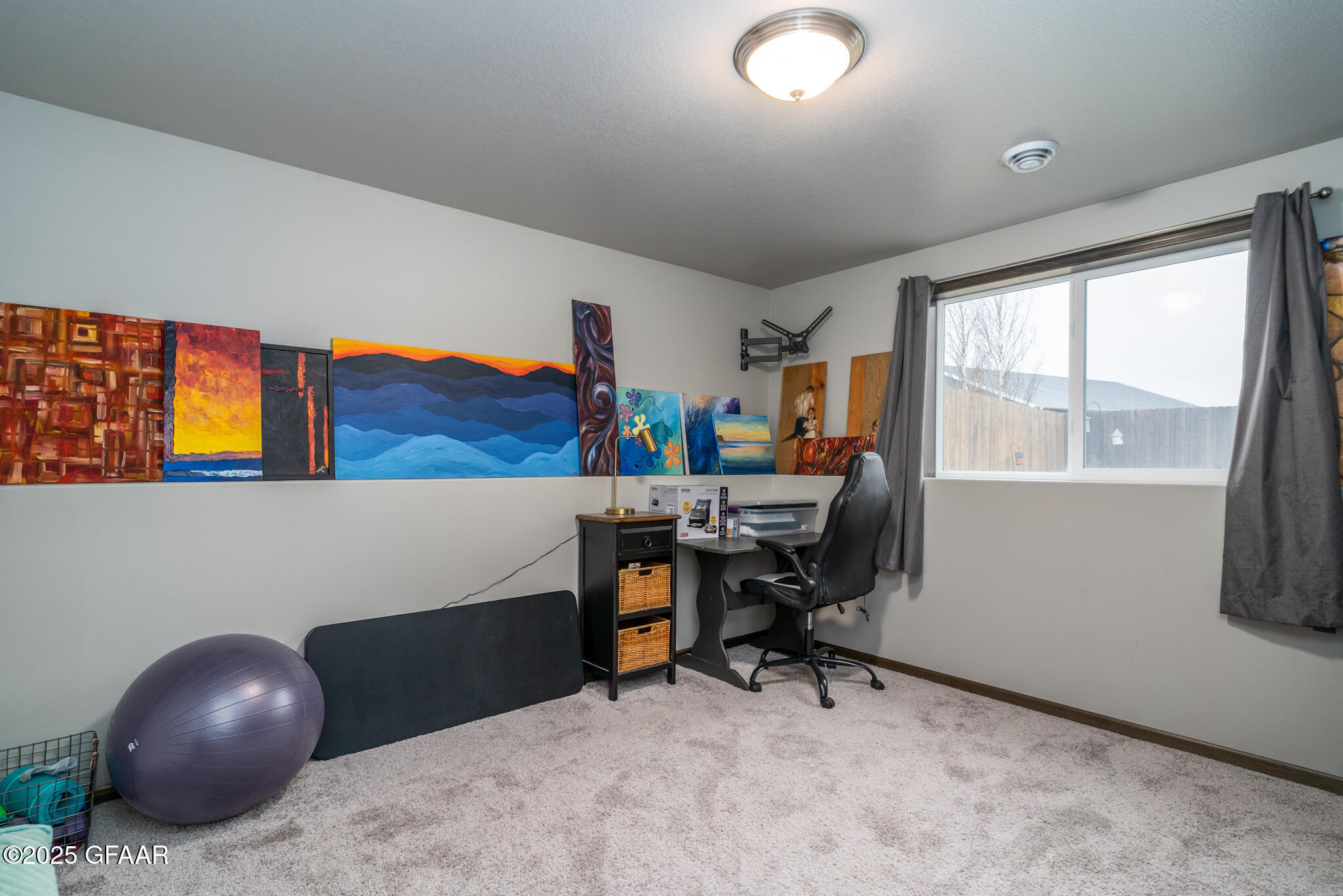 Grand Forks, North Dakota 58201, United States, 4 Bedrooms Bedrooms, ,2 BathroomsBathrooms,Residential,Pending,166338