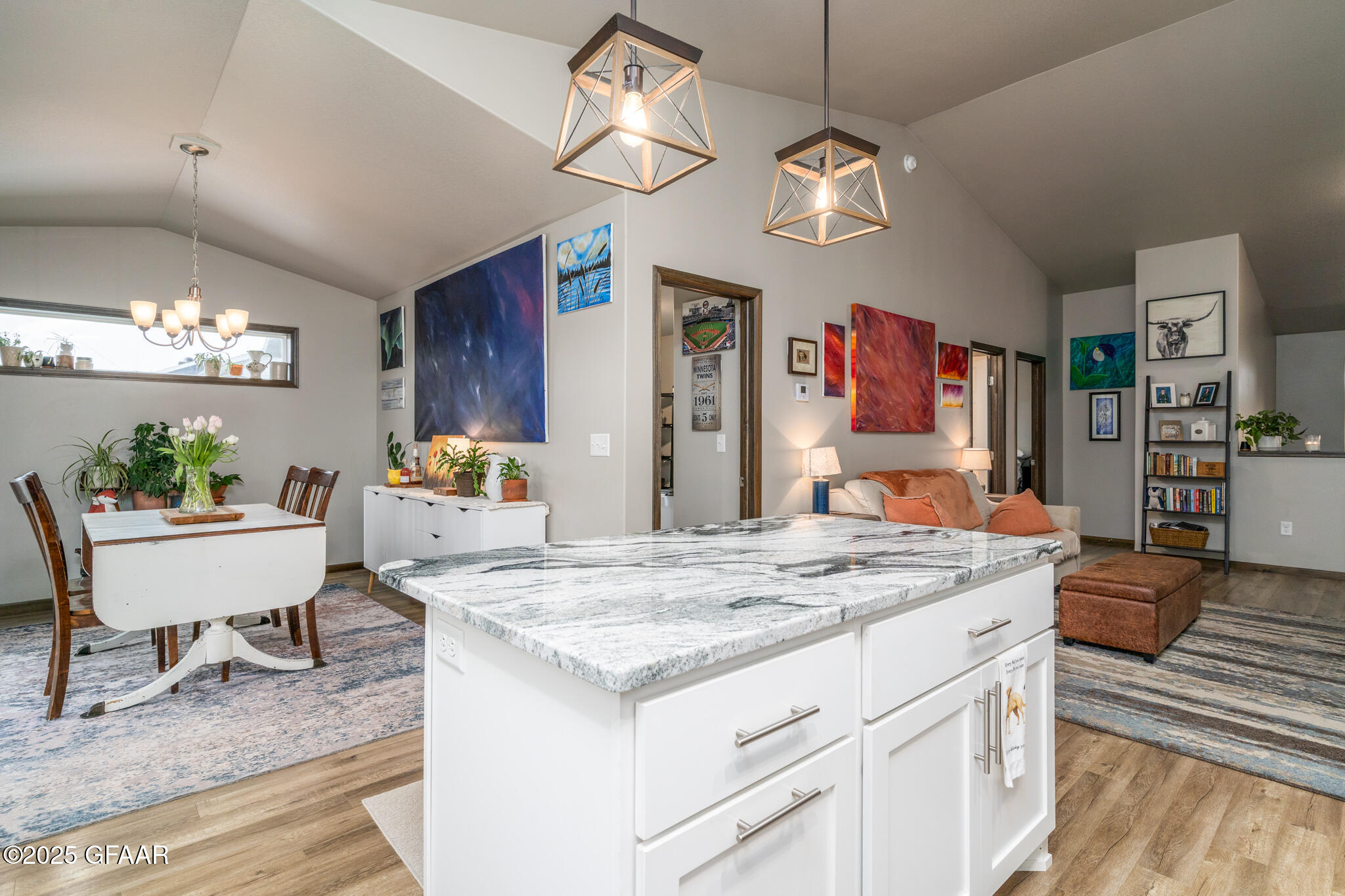 Grand Forks, North Dakota 58201, United States, 4 Bedrooms Bedrooms, ,2 BathroomsBathrooms,Residential,Pending,166338