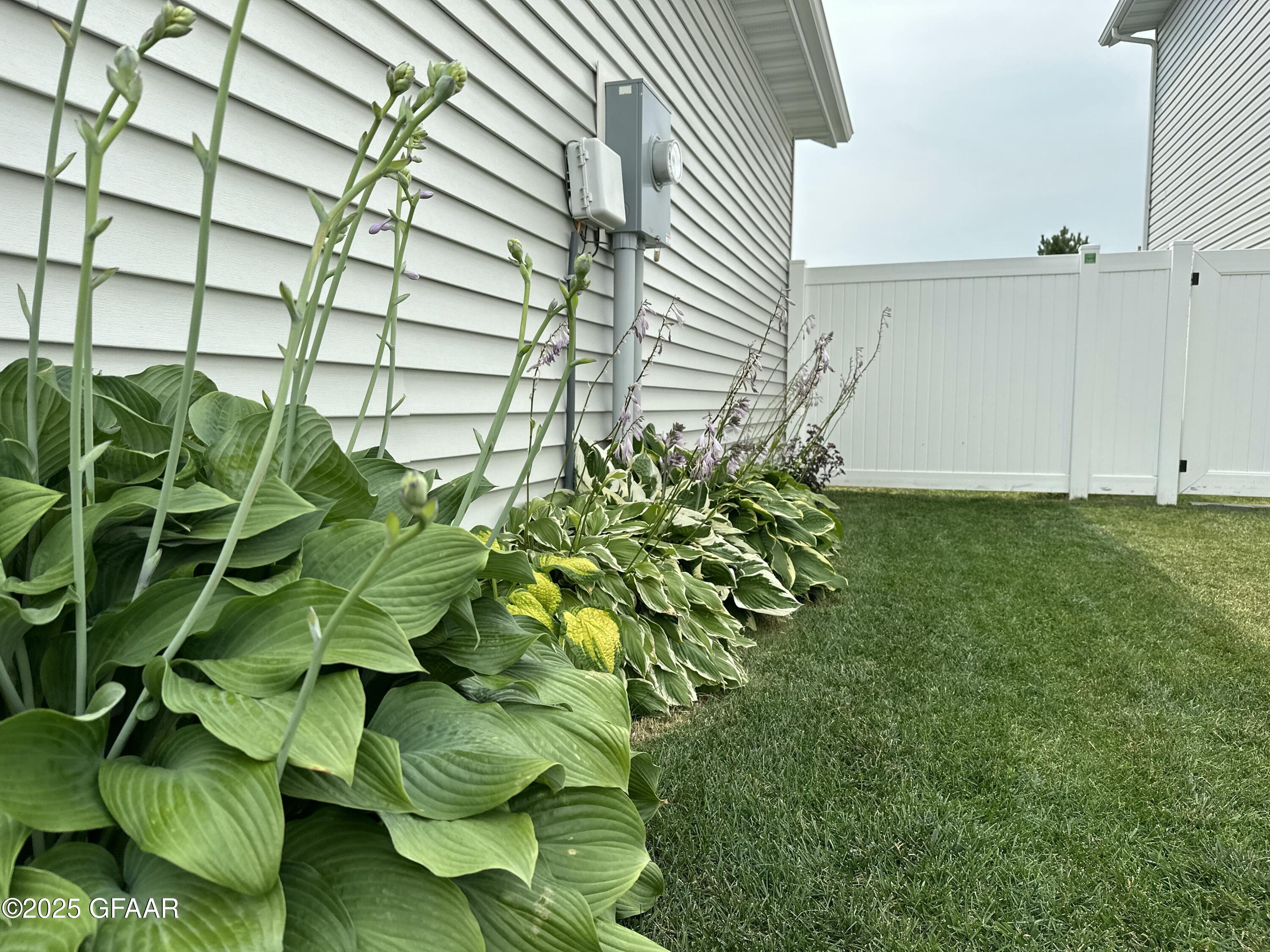 Grand Forks, North Dakota 58201, United States, 4 Bedrooms Bedrooms, ,2 BathroomsBathrooms,Residential,Pending,166338