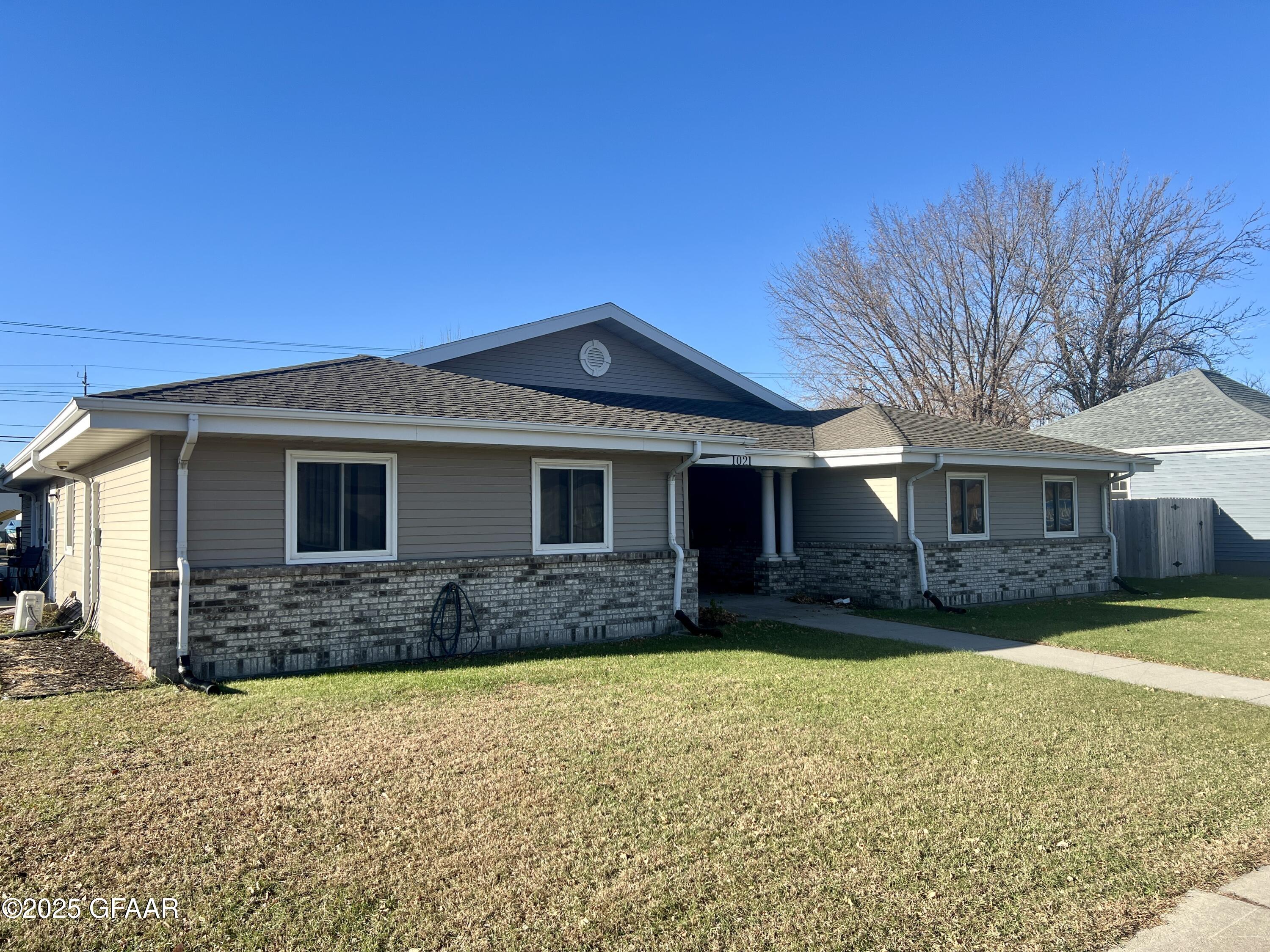 1021 triplex 8