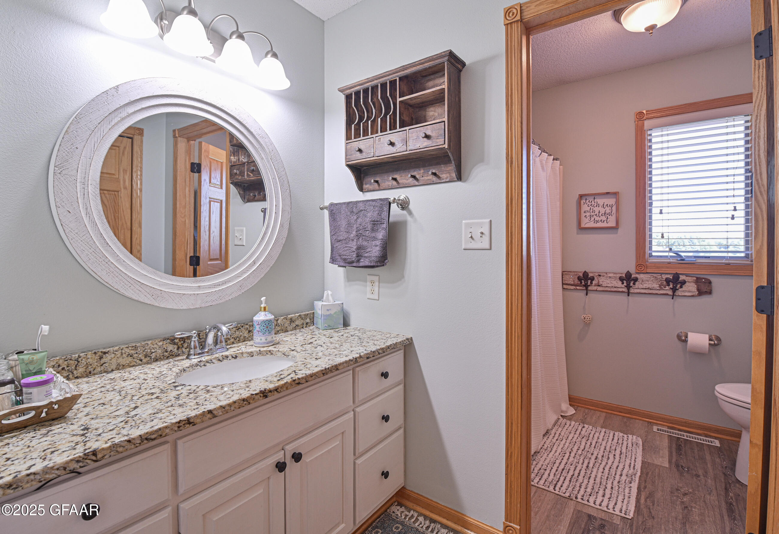 Grand Forks, North Dakota 58201, United States, 6 Bedrooms Bedrooms, ,3 BathroomsBathrooms,Residential,Active,237239