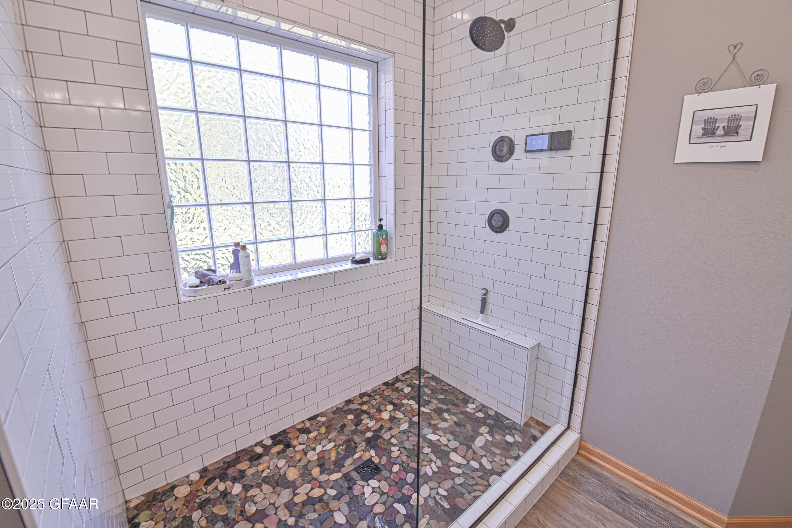 Grand Forks, North Dakota 58201, United States, 6 Bedrooms Bedrooms, ,3 BathroomsBathrooms,Residential,Active,237239