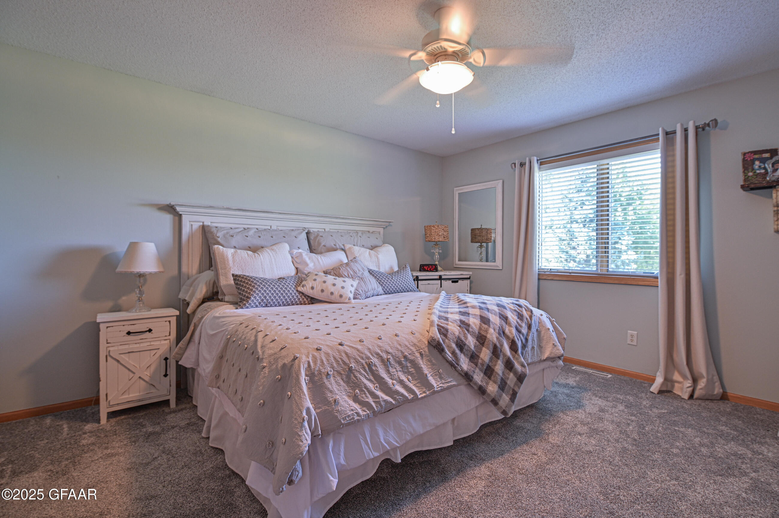 Grand Forks, North Dakota 58201, United States, 6 Bedrooms Bedrooms, ,3 BathroomsBathrooms,Residential,Active,237239