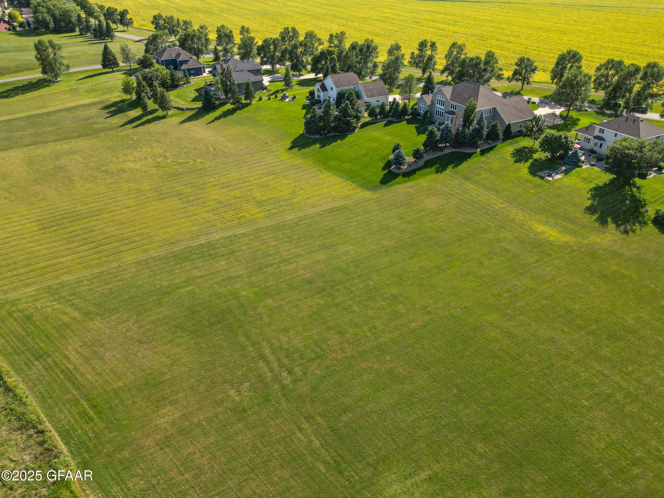 Grand Forks, North Dakota 58201, United States, 6 Bedrooms Bedrooms, ,3 BathroomsBathrooms,Residential,Active,237239