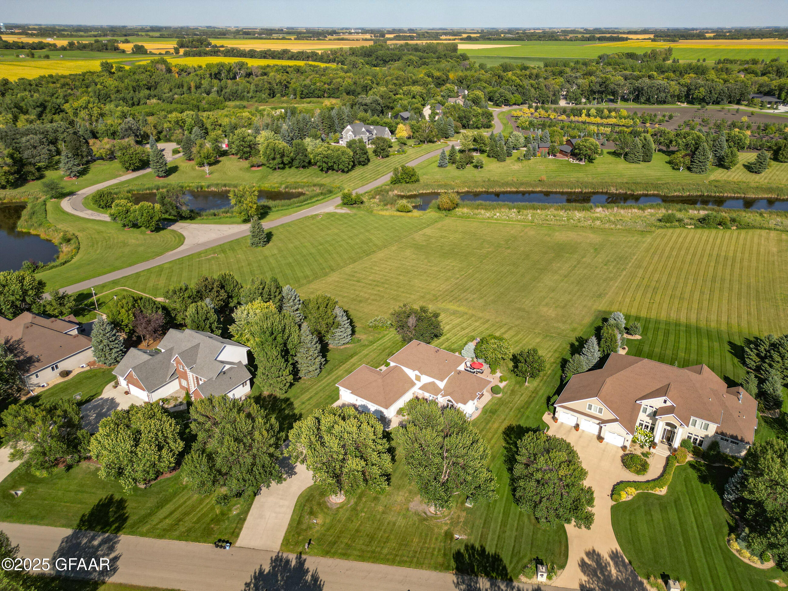 Grand Forks, North Dakota 58201, United States, 6 Bedrooms Bedrooms, ,3 BathroomsBathrooms,Residential,Active,237239