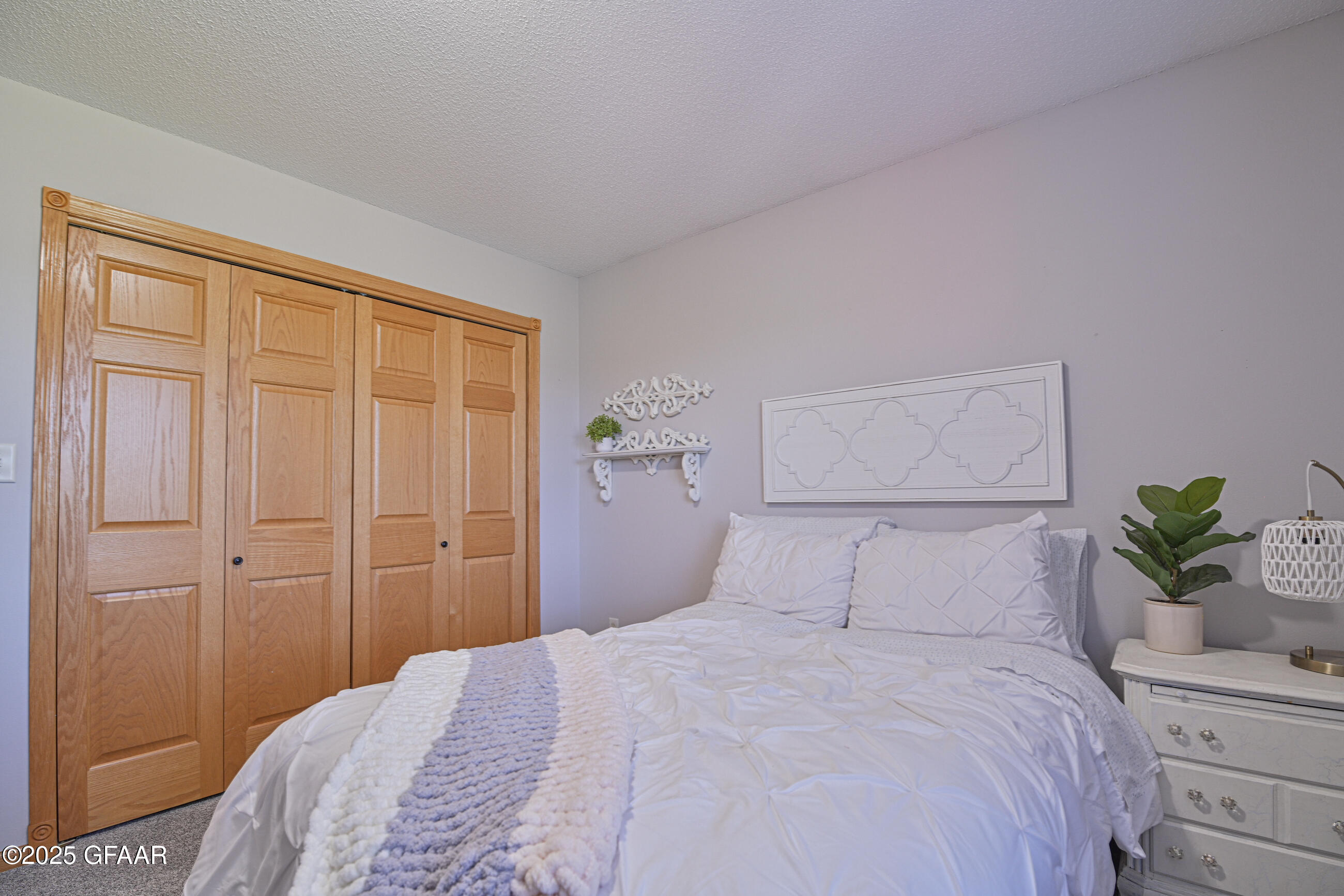 Grand Forks, North Dakota 58201, United States, 6 Bedrooms Bedrooms, ,3 BathroomsBathrooms,Residential,Active,237239