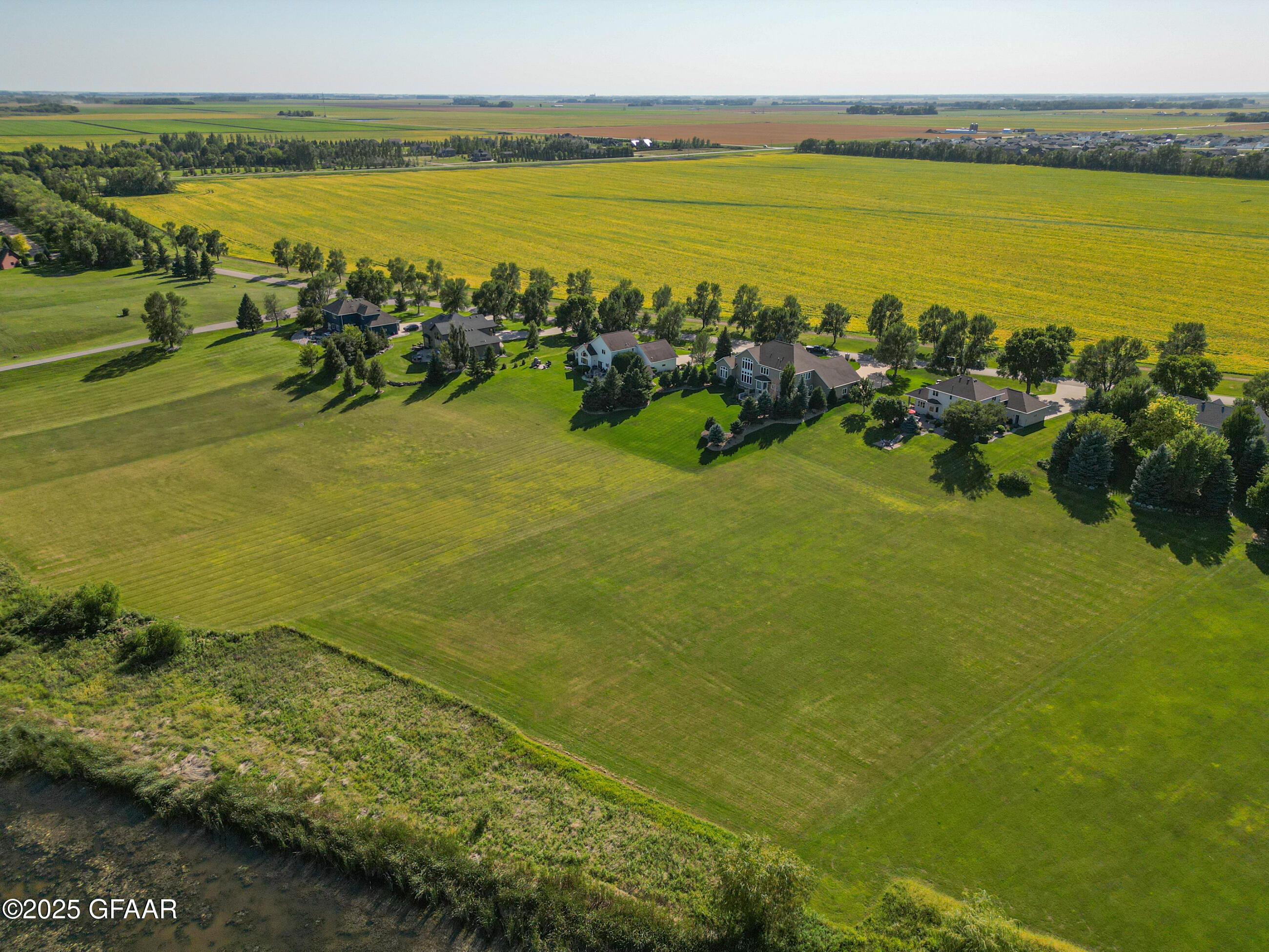Grand Forks, North Dakota 58201, United States, 6 Bedrooms Bedrooms, ,3 BathroomsBathrooms,Residential,Active,237239