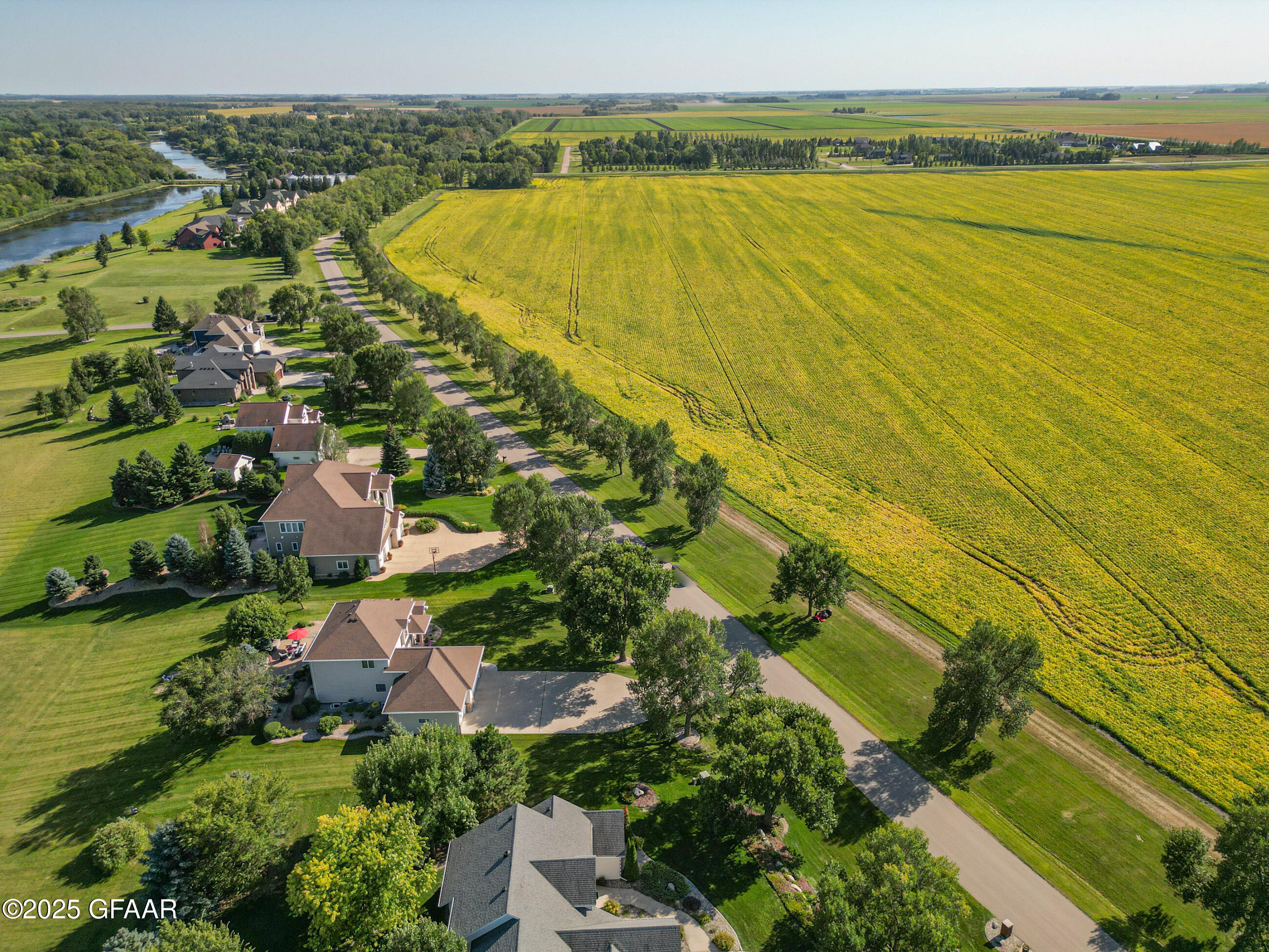 Grand Forks, North Dakota 58201, United States, 6 Bedrooms Bedrooms, ,3 BathroomsBathrooms,Residential,Active,237239