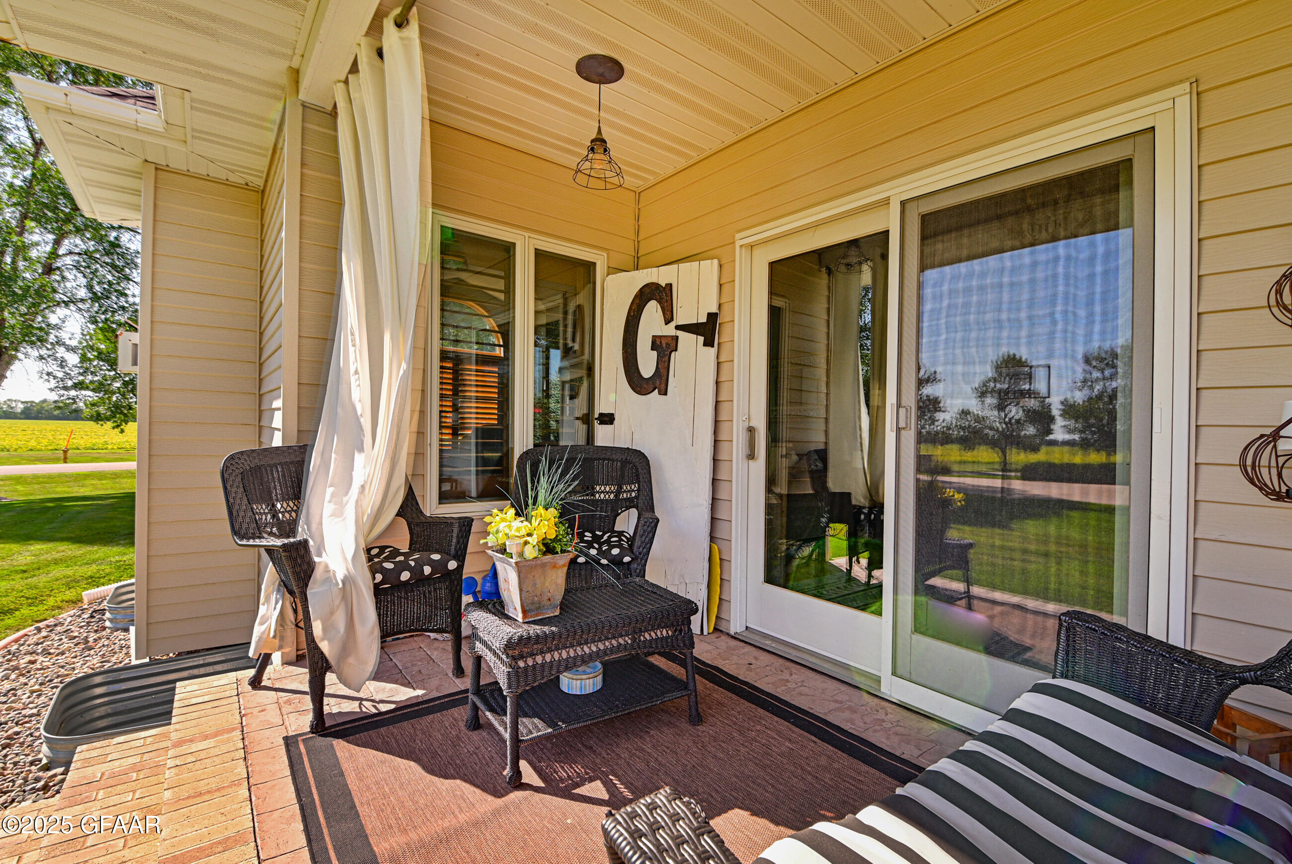 Grand Forks, North Dakota 58201, United States, 6 Bedrooms Bedrooms, ,3 BathroomsBathrooms,Residential,Active,237239