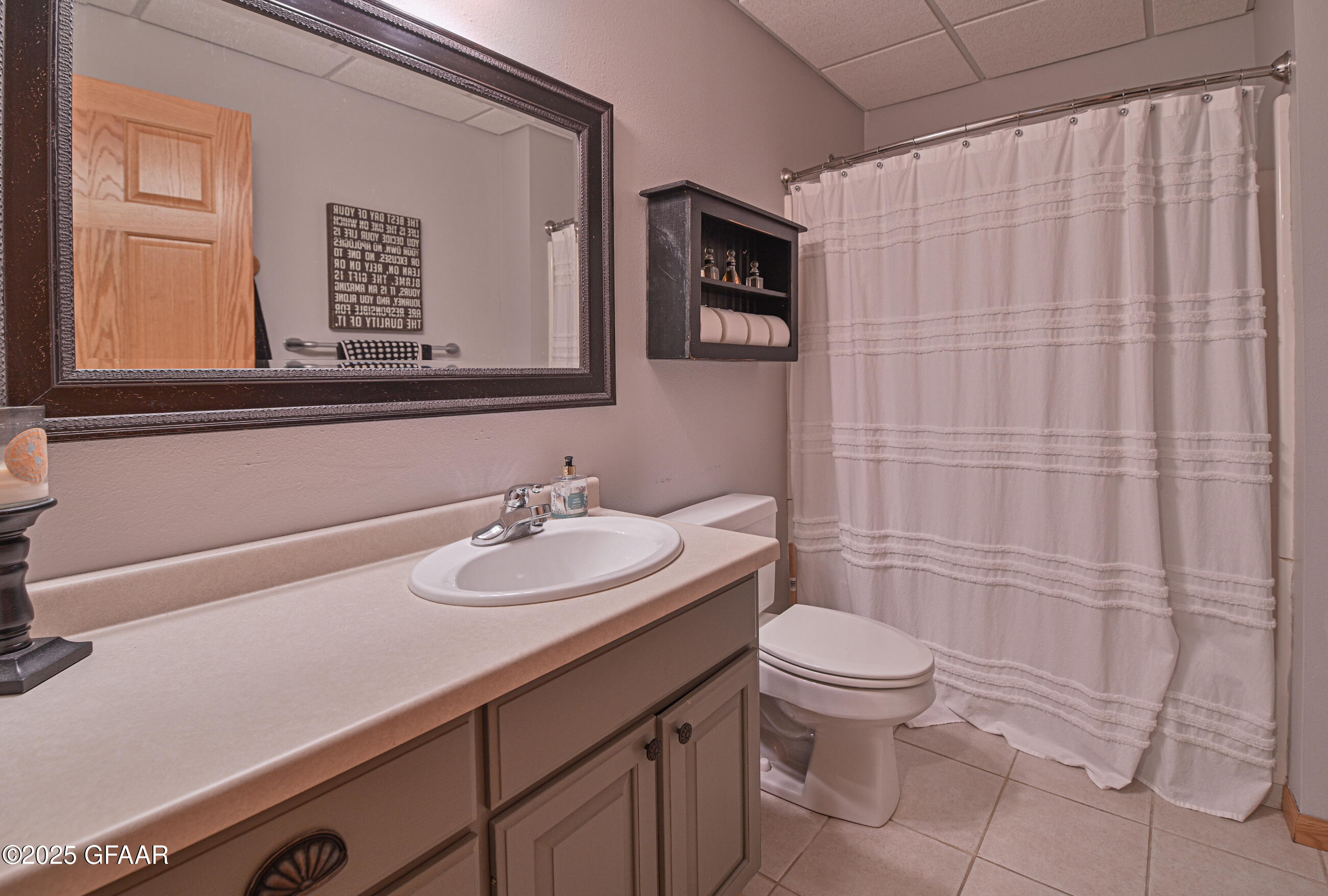 Grand Forks, North Dakota 58201, United States, 6 Bedrooms Bedrooms, ,3 BathroomsBathrooms,Residential,Active,237239