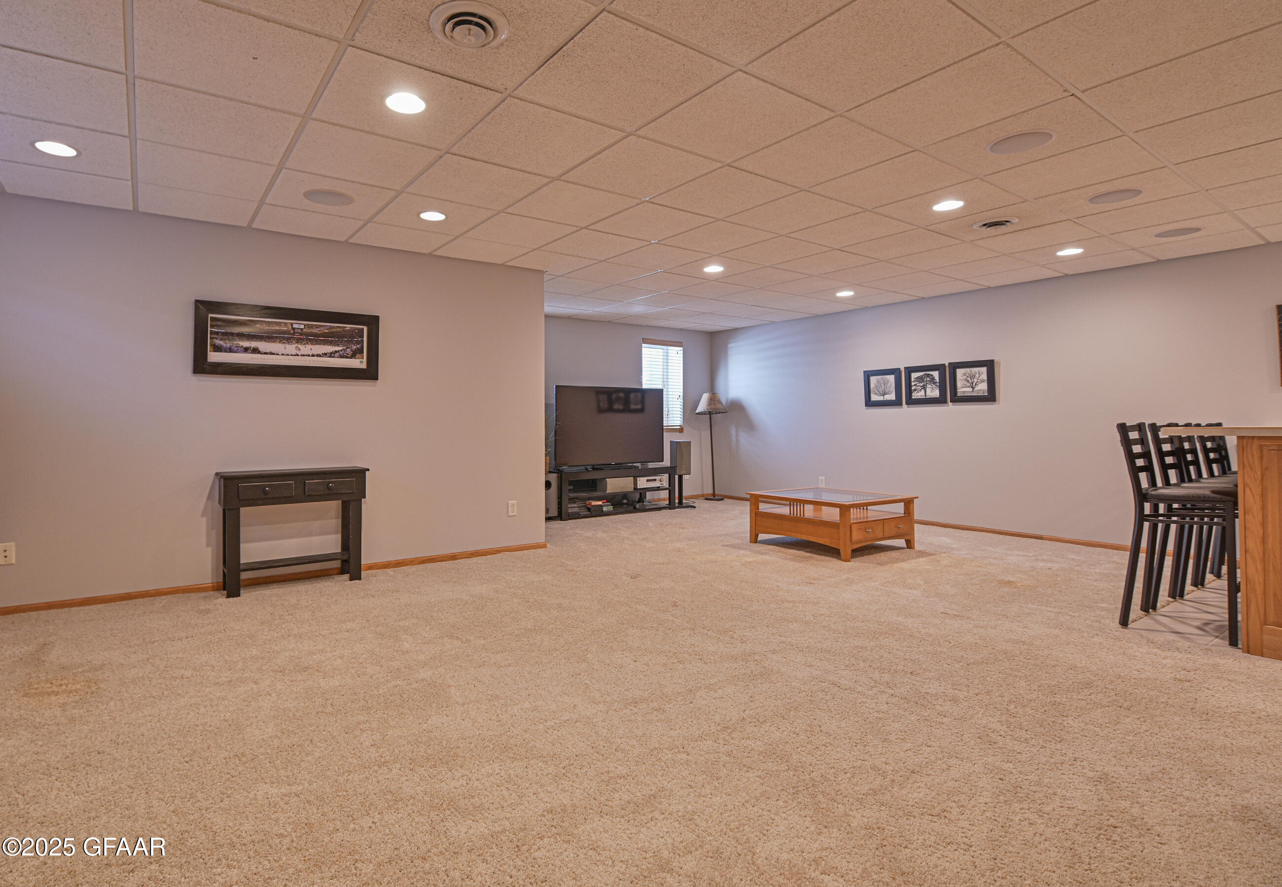 Grand Forks, North Dakota 58201, United States, 6 Bedrooms Bedrooms, ,3 BathroomsBathrooms,Residential,Active,237239