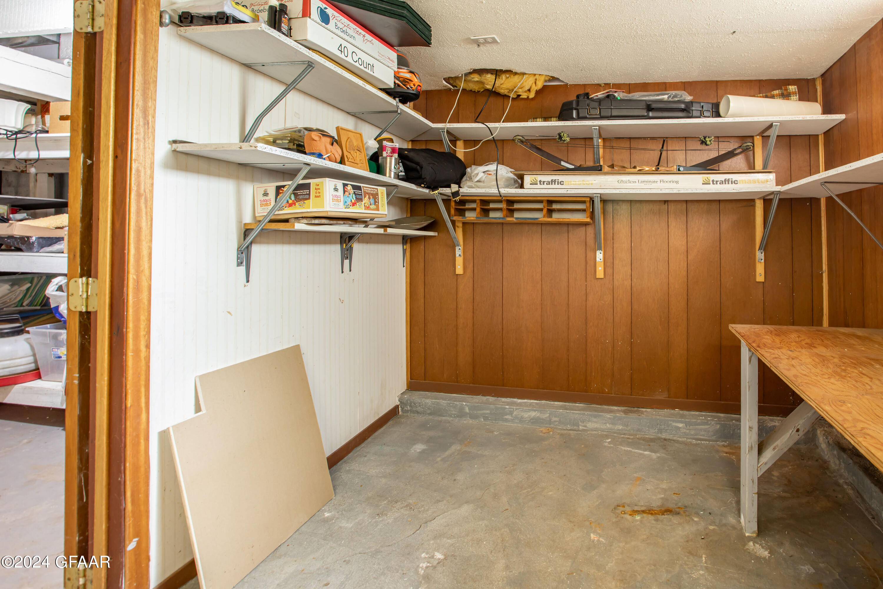 Gardner, North Dakota 58036, United States, 4 Bedrooms Bedrooms, ,2 BathroomsBathrooms,Residential,Pending,43248