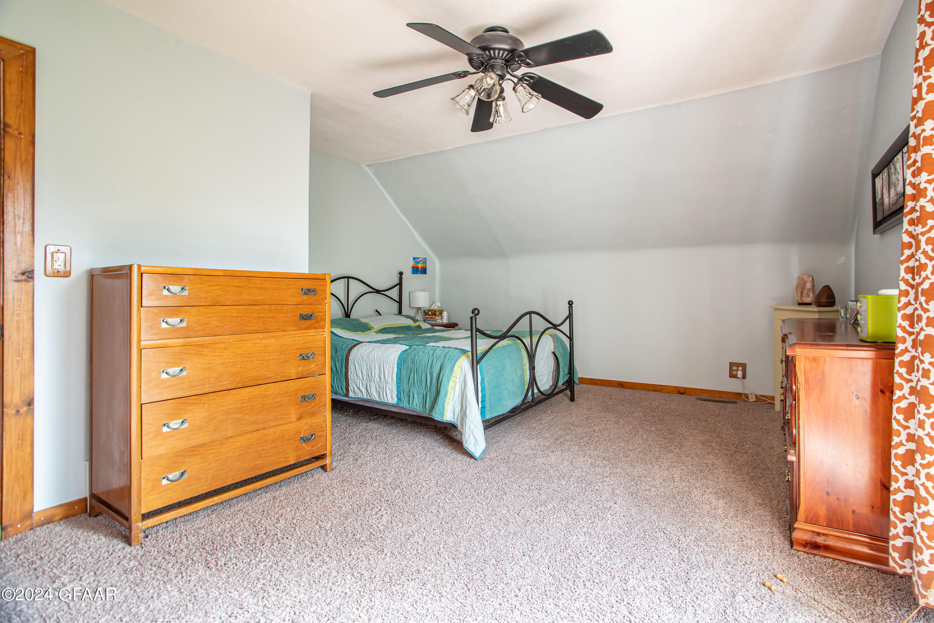 Gardner, North Dakota 58036, United States, 4 Bedrooms Bedrooms, ,2 BathroomsBathrooms,Residential,Pending,43248