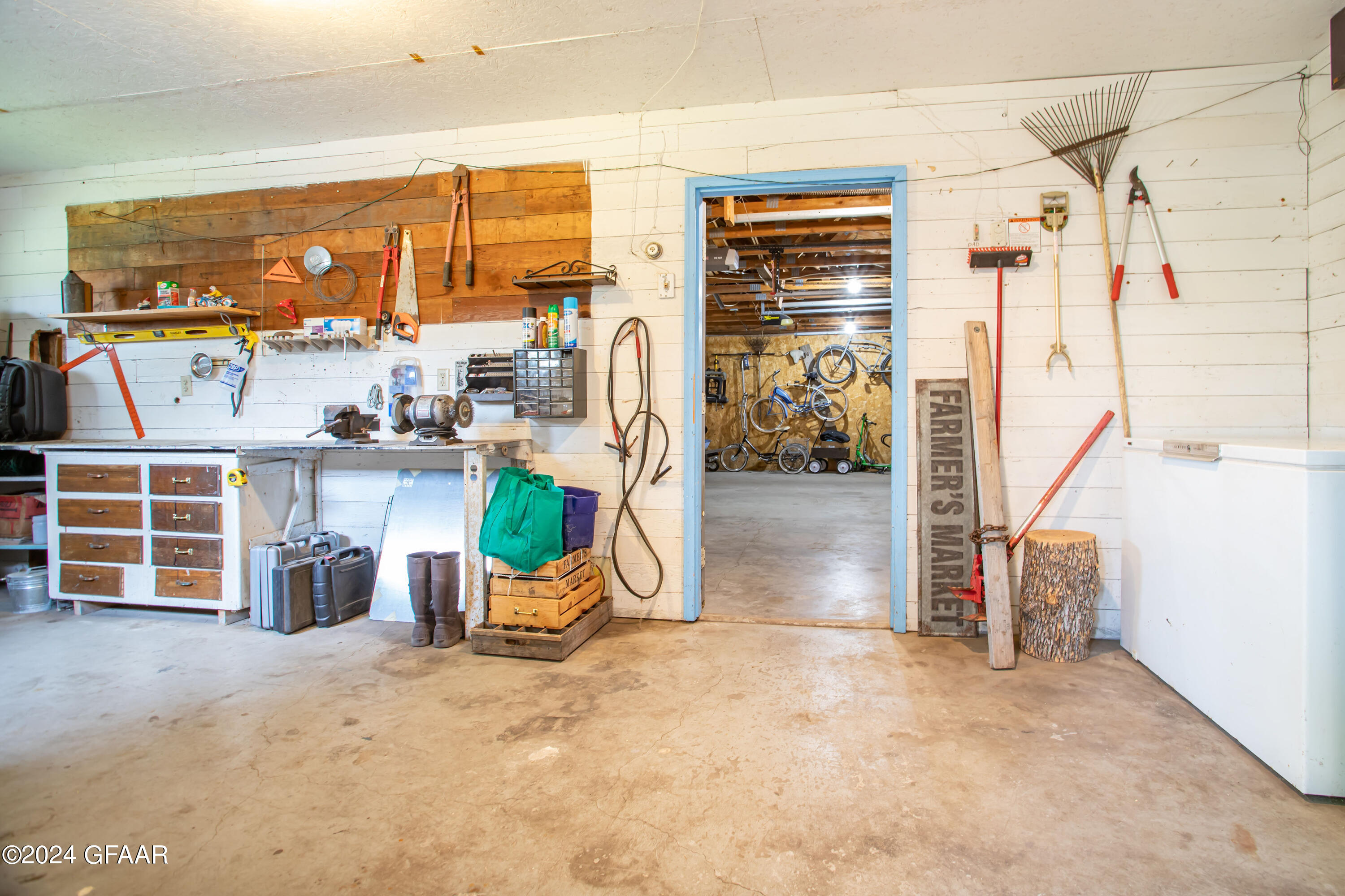 Gardner, North Dakota 58036, United States, 4 Bedrooms Bedrooms, ,2 BathroomsBathrooms,Residential,Pending,43248