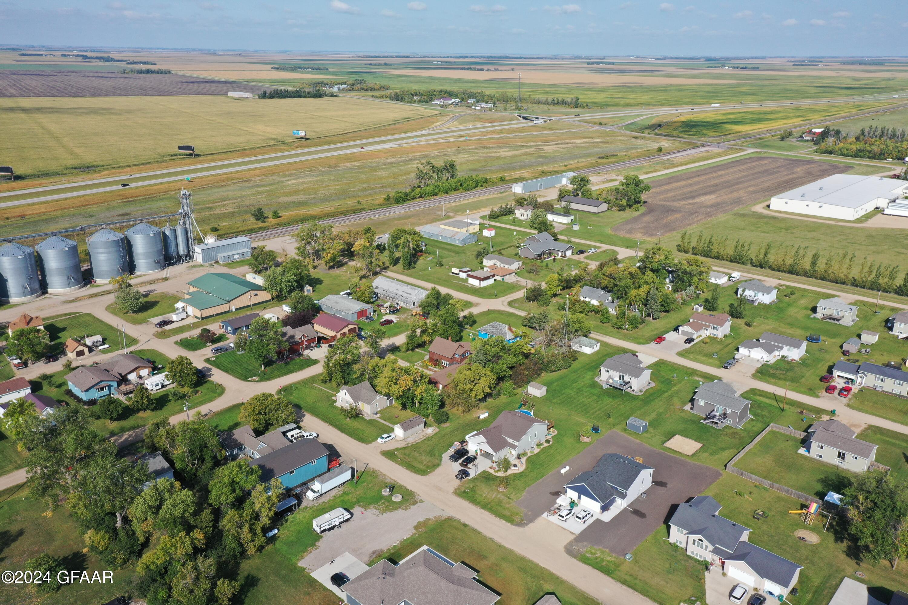 Gardner, North Dakota 58036, United States, 4 Bedrooms Bedrooms, ,2 BathroomsBathrooms,Residential,Pending,43248