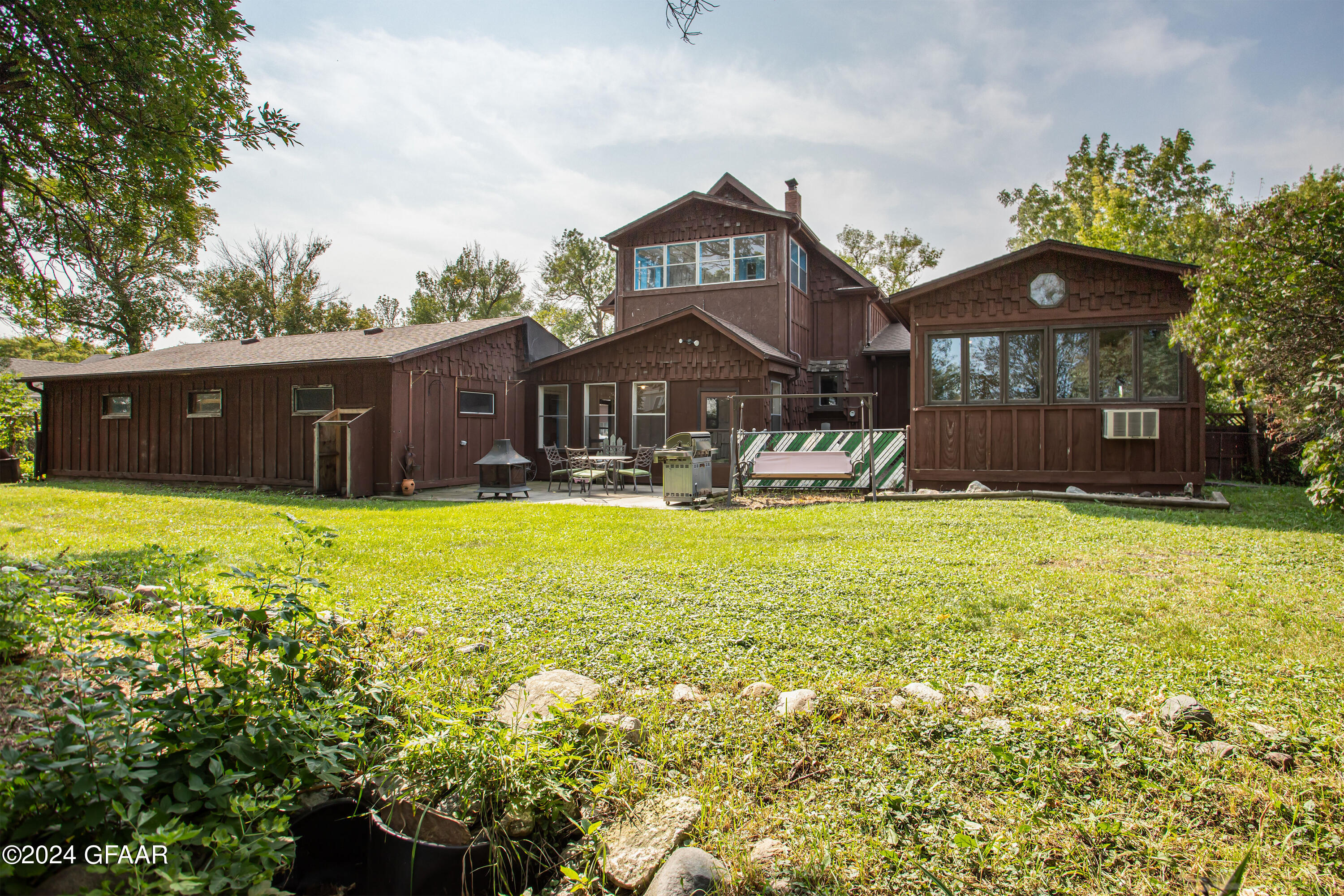 Gardner, North Dakota 58036, United States, 4 Bedrooms Bedrooms, ,2 BathroomsBathrooms,Residential,Pending,43248