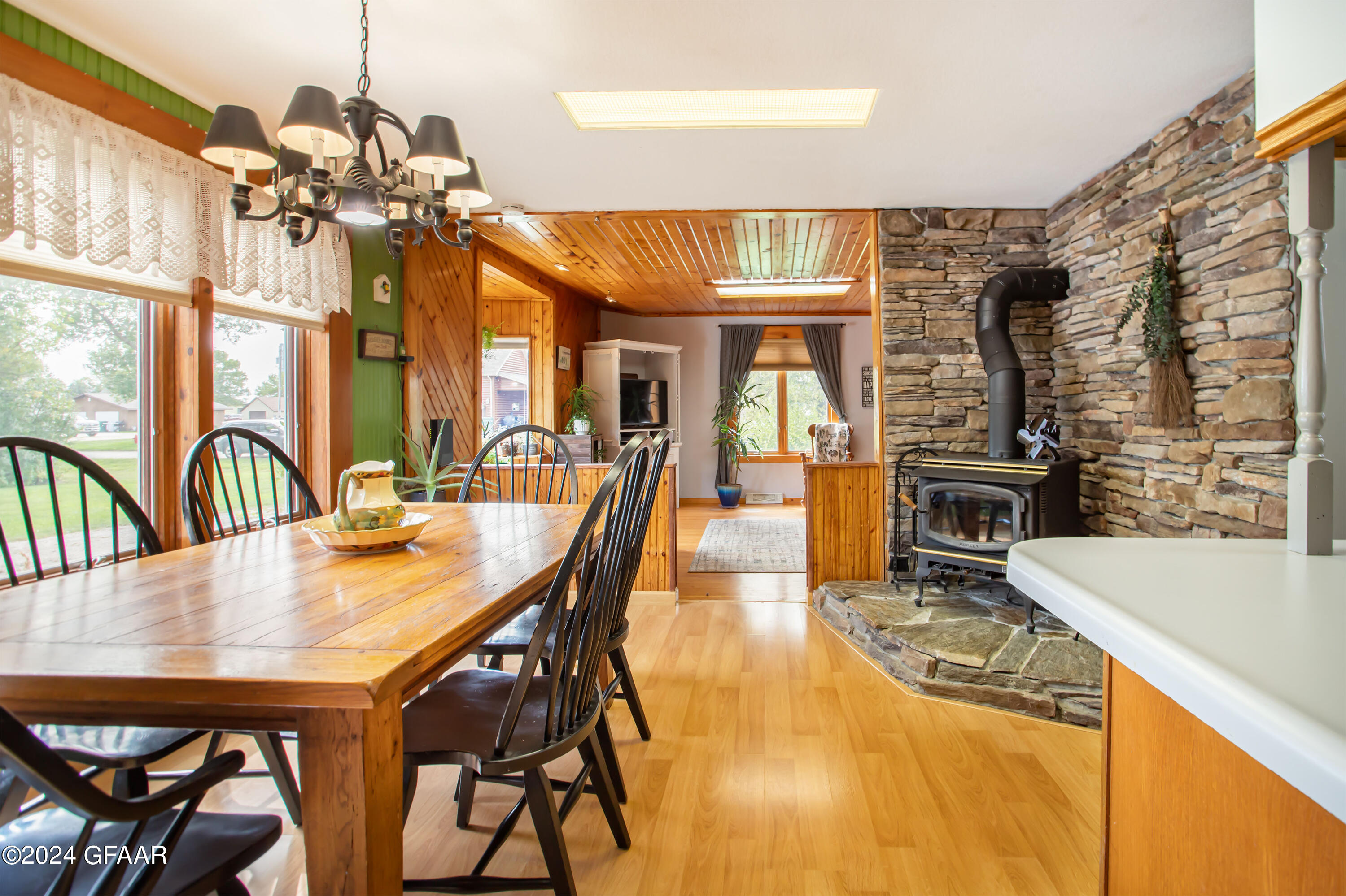 Gardner, North Dakota 58036, United States, 4 Bedrooms Bedrooms, ,2 BathroomsBathrooms,Residential,Pending,43248