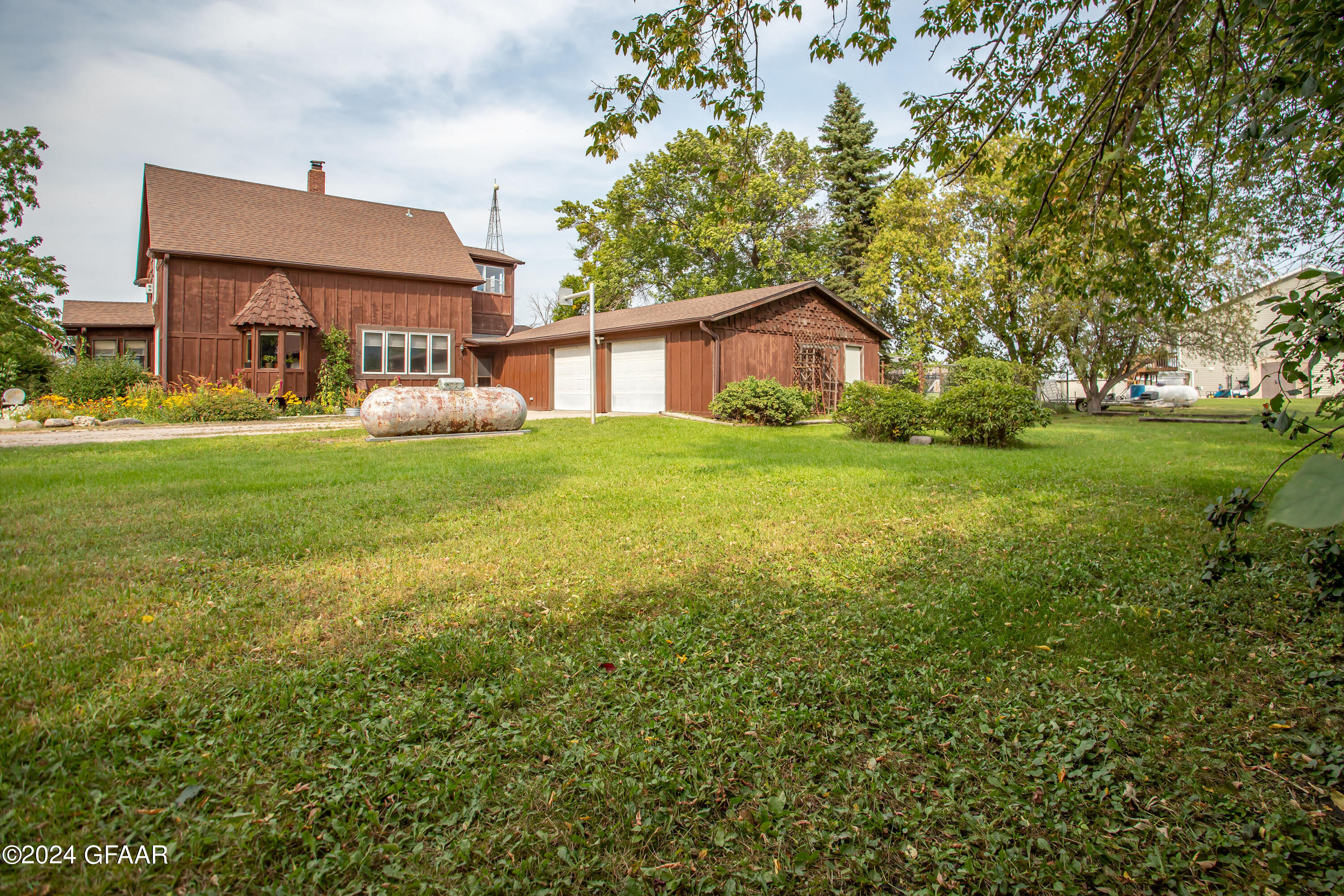 Gardner, North Dakota 58036, United States, 4 Bedrooms Bedrooms, ,2 BathroomsBathrooms,Residential,Pending,43248