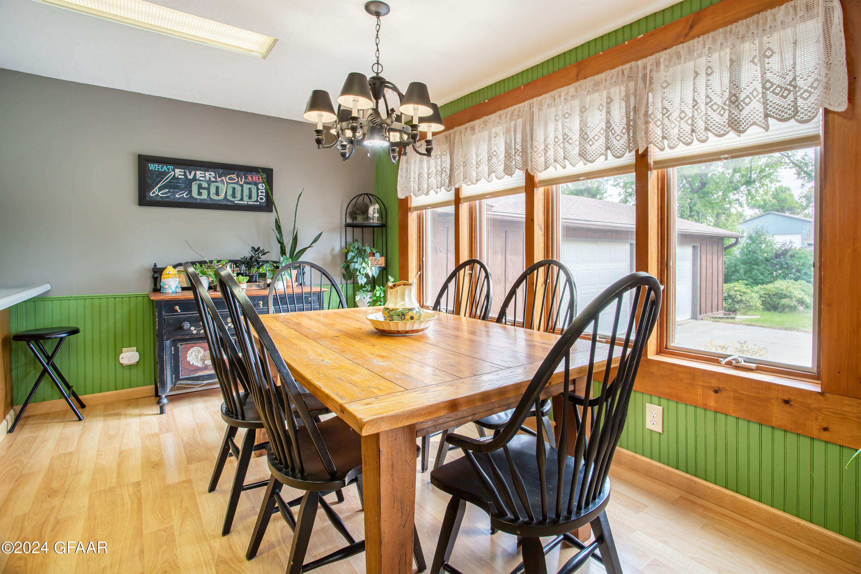 Gardner, North Dakota 58036, United States, 4 Bedrooms Bedrooms, ,2 BathroomsBathrooms,Residential,Pending,43248