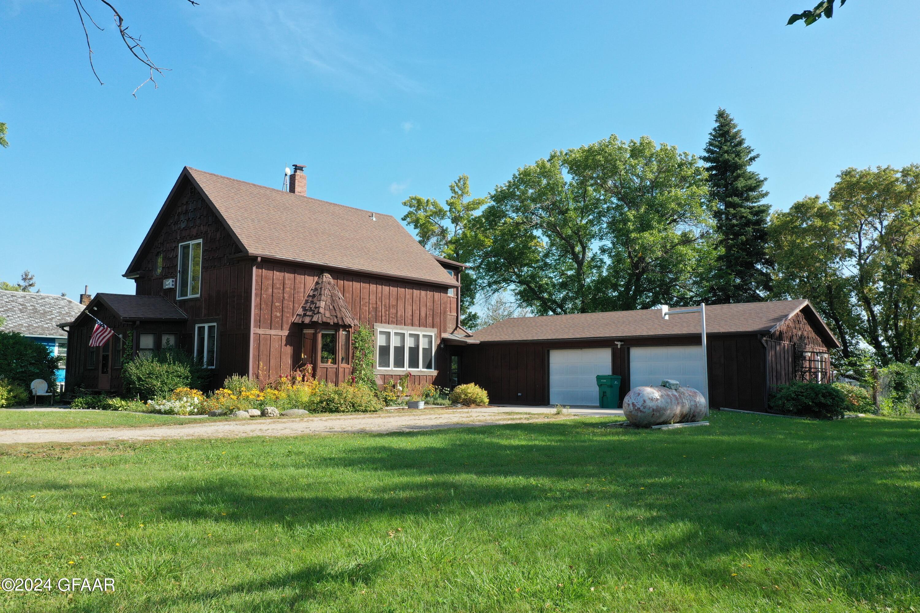Gardner, North Dakota 58036, United States, 4 Bedrooms Bedrooms, ,2 BathroomsBathrooms,Residential,Pending,43248