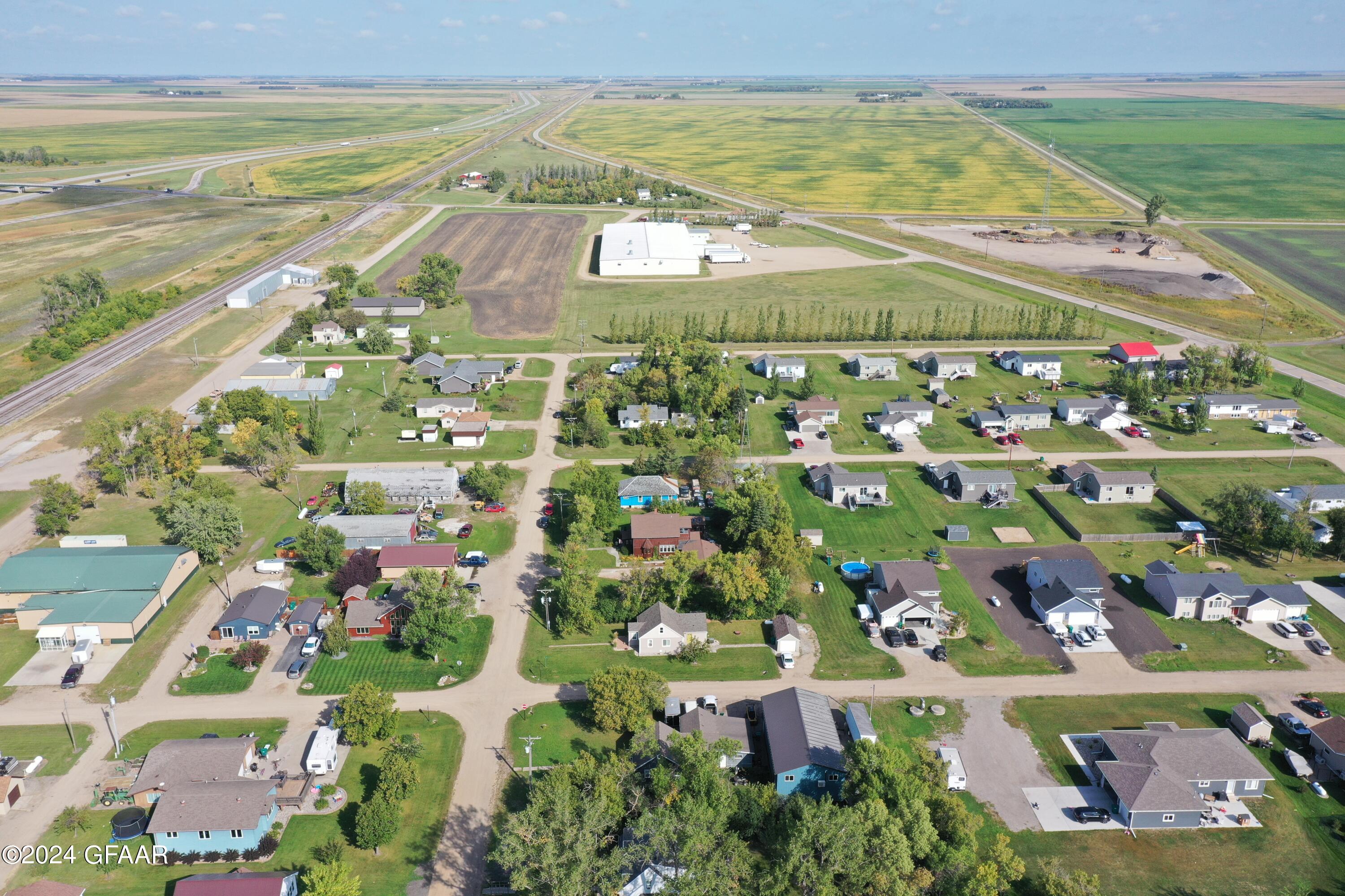 Gardner, North Dakota 58036, United States, 4 Bedrooms Bedrooms, ,2 BathroomsBathrooms,Residential,Pending,43248