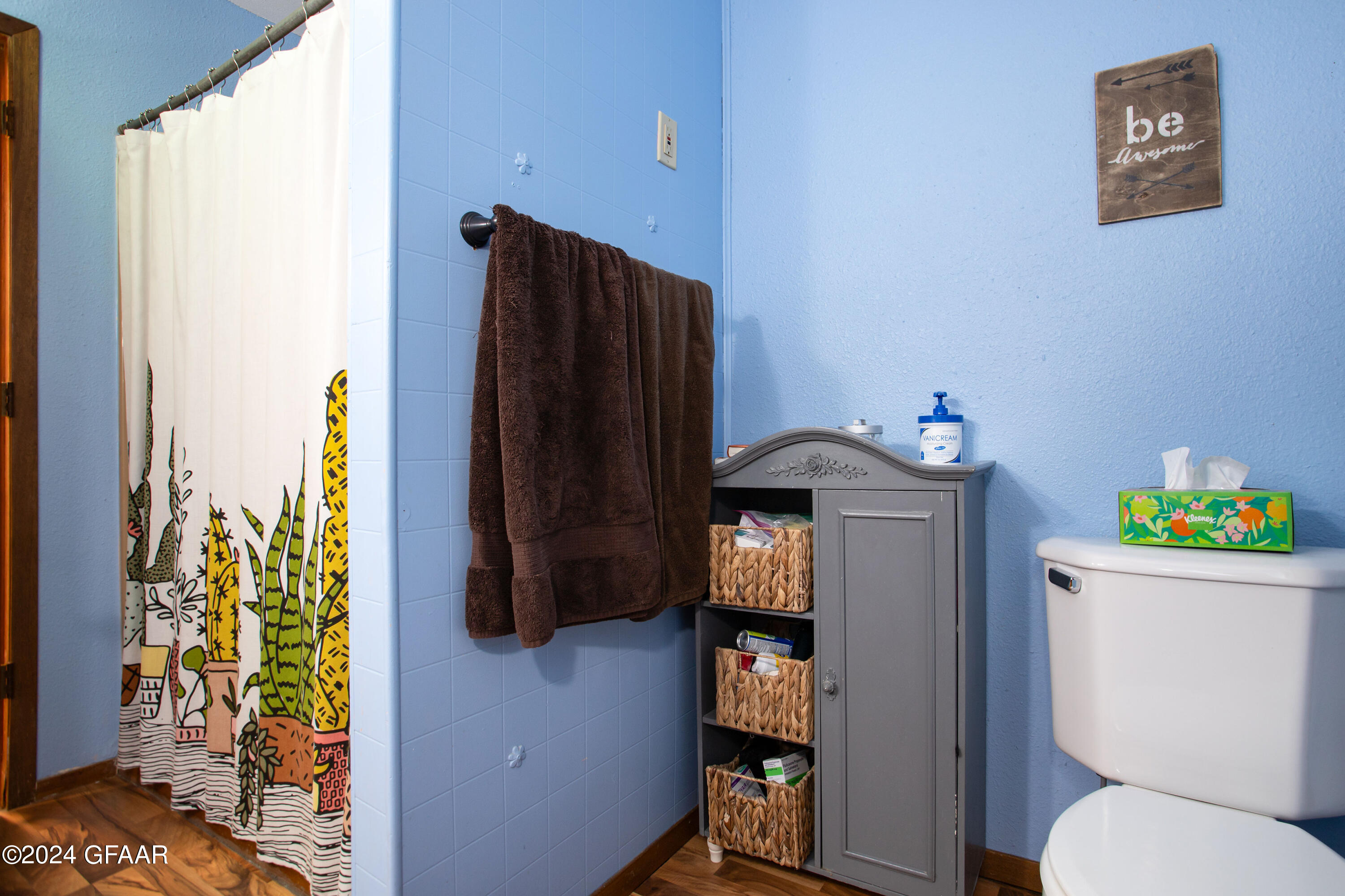 Gardner, North Dakota 58036, United States, 4 Bedrooms Bedrooms, ,2 BathroomsBathrooms,Residential,Pending,43248