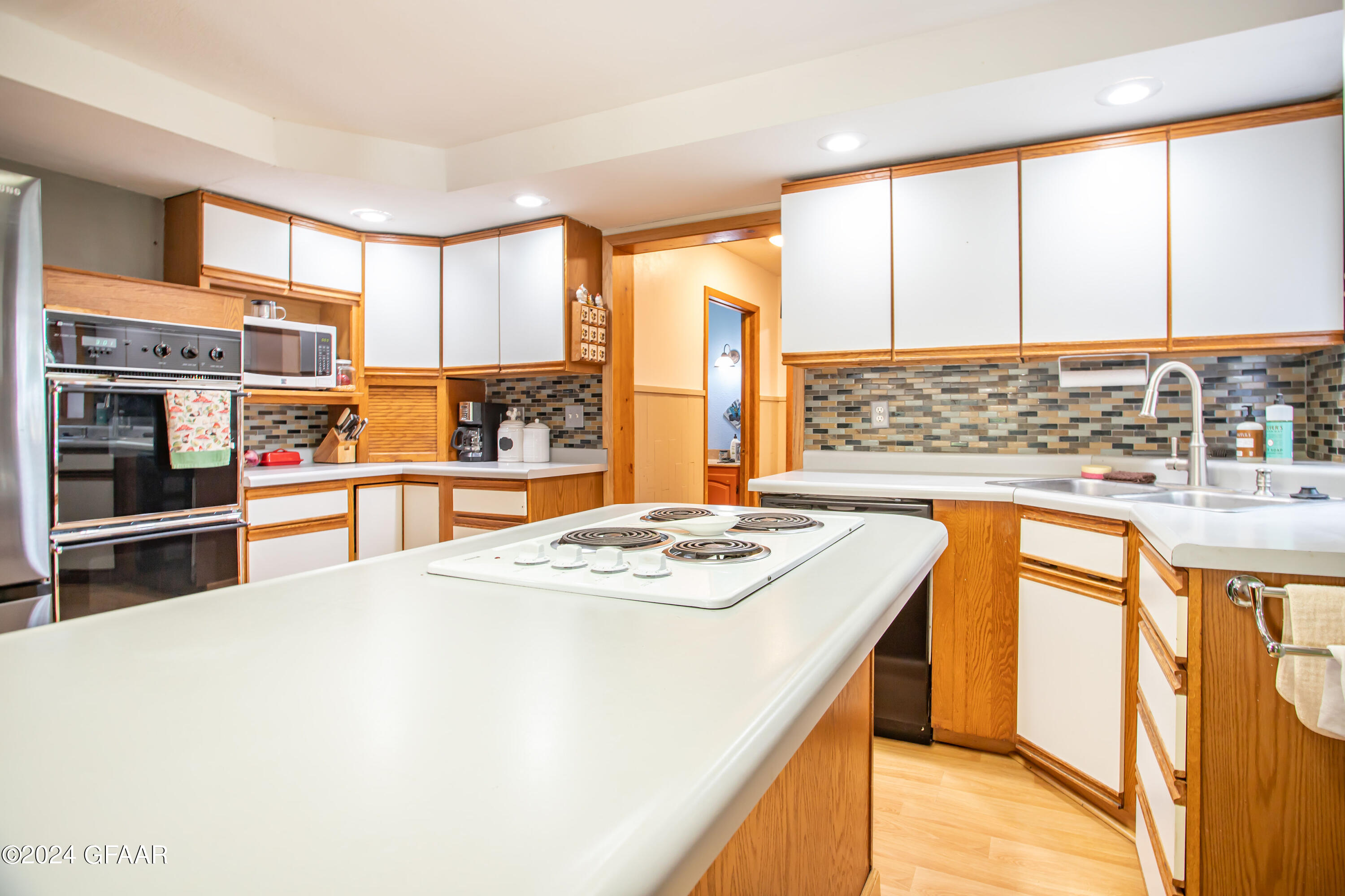 Gardner, North Dakota 58036, United States, 4 Bedrooms Bedrooms, ,2 BathroomsBathrooms,Residential,Pending,43248