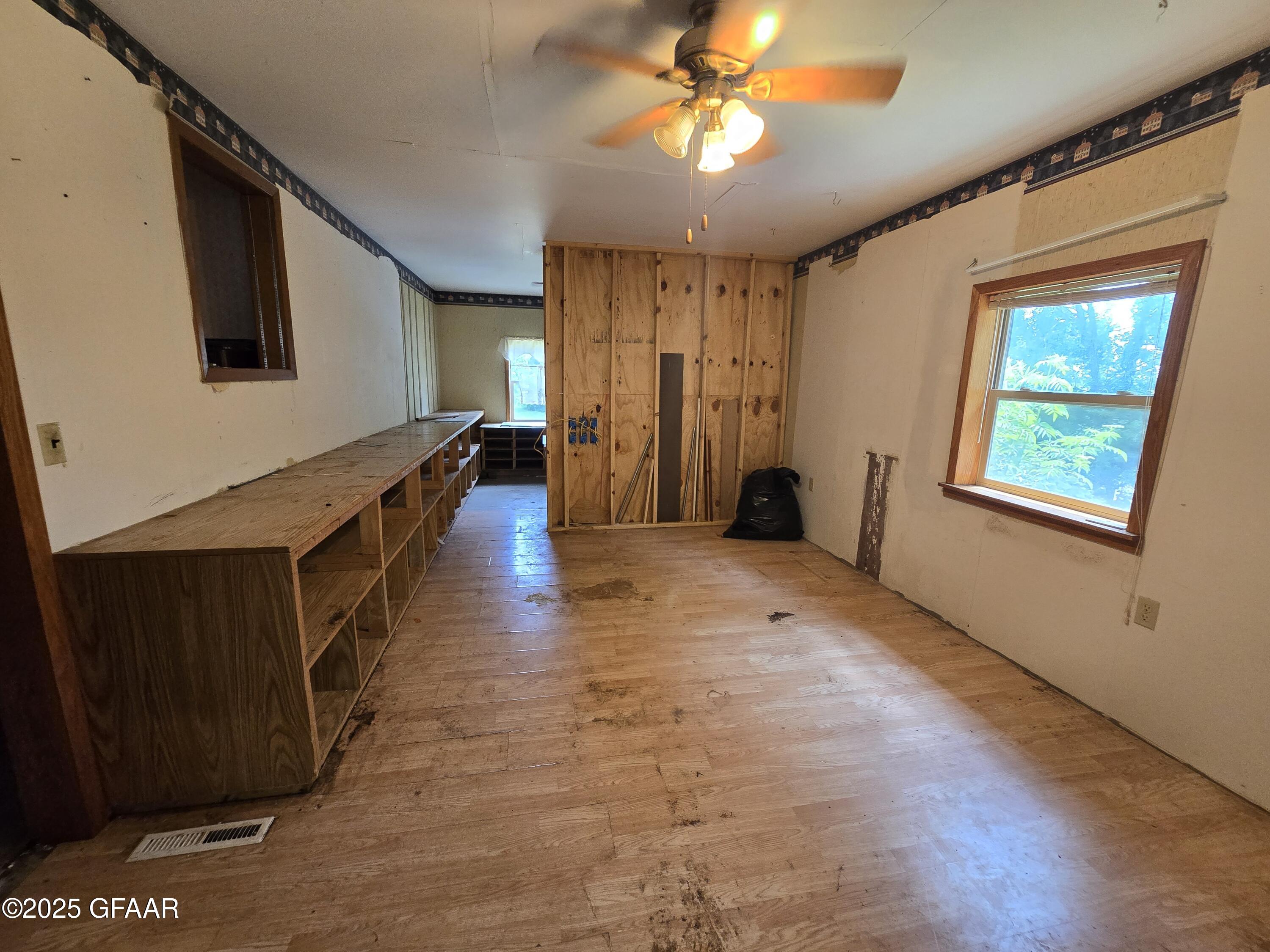 Larimore, North Dakota 58251, United States, 3 Bedrooms Bedrooms, ,1 BathroomBathrooms,Residential,Active,166075