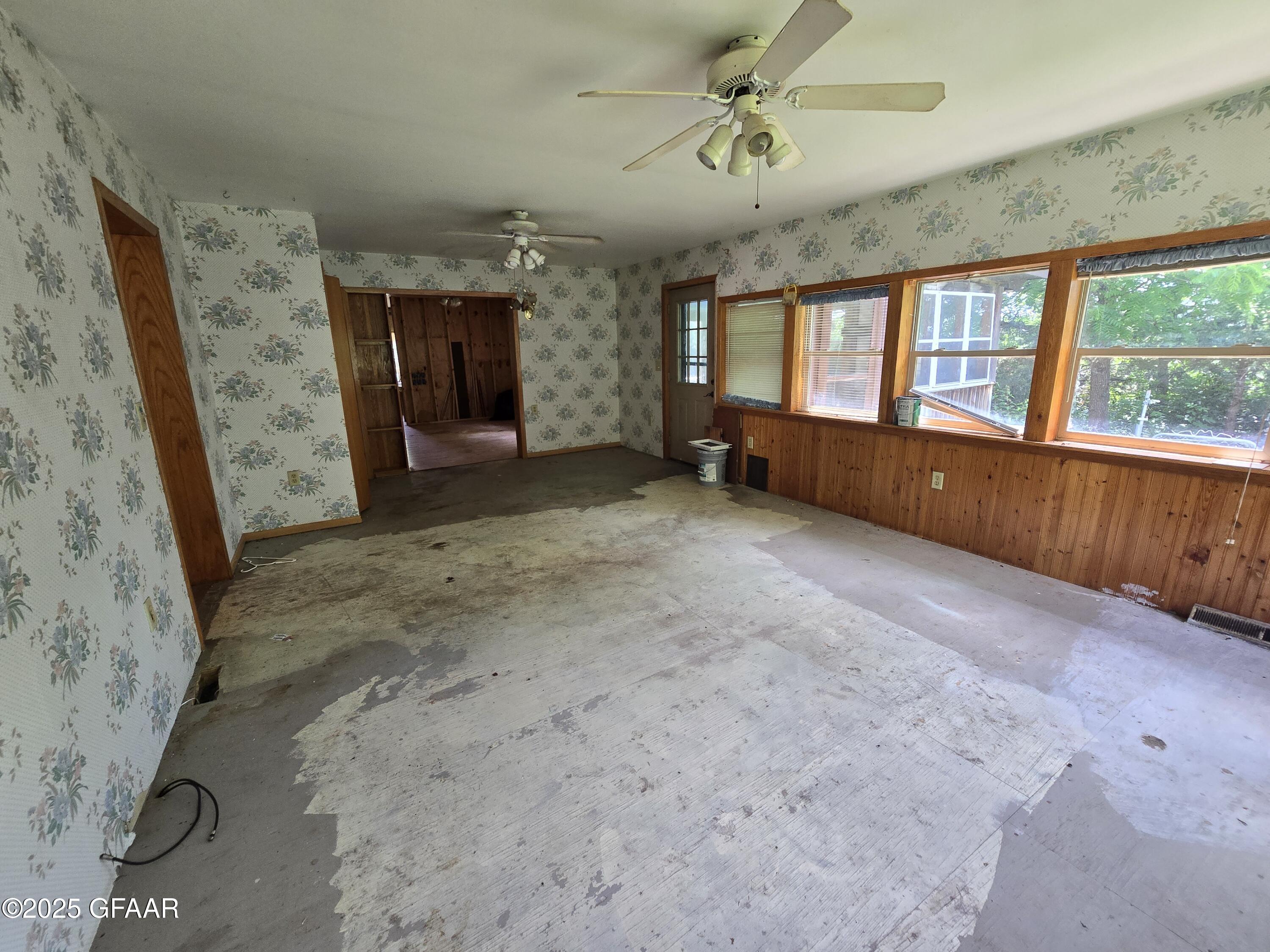 Larimore, North Dakota 58251, United States, 3 Bedrooms Bedrooms, ,1 BathroomBathrooms,Residential,Active,166075