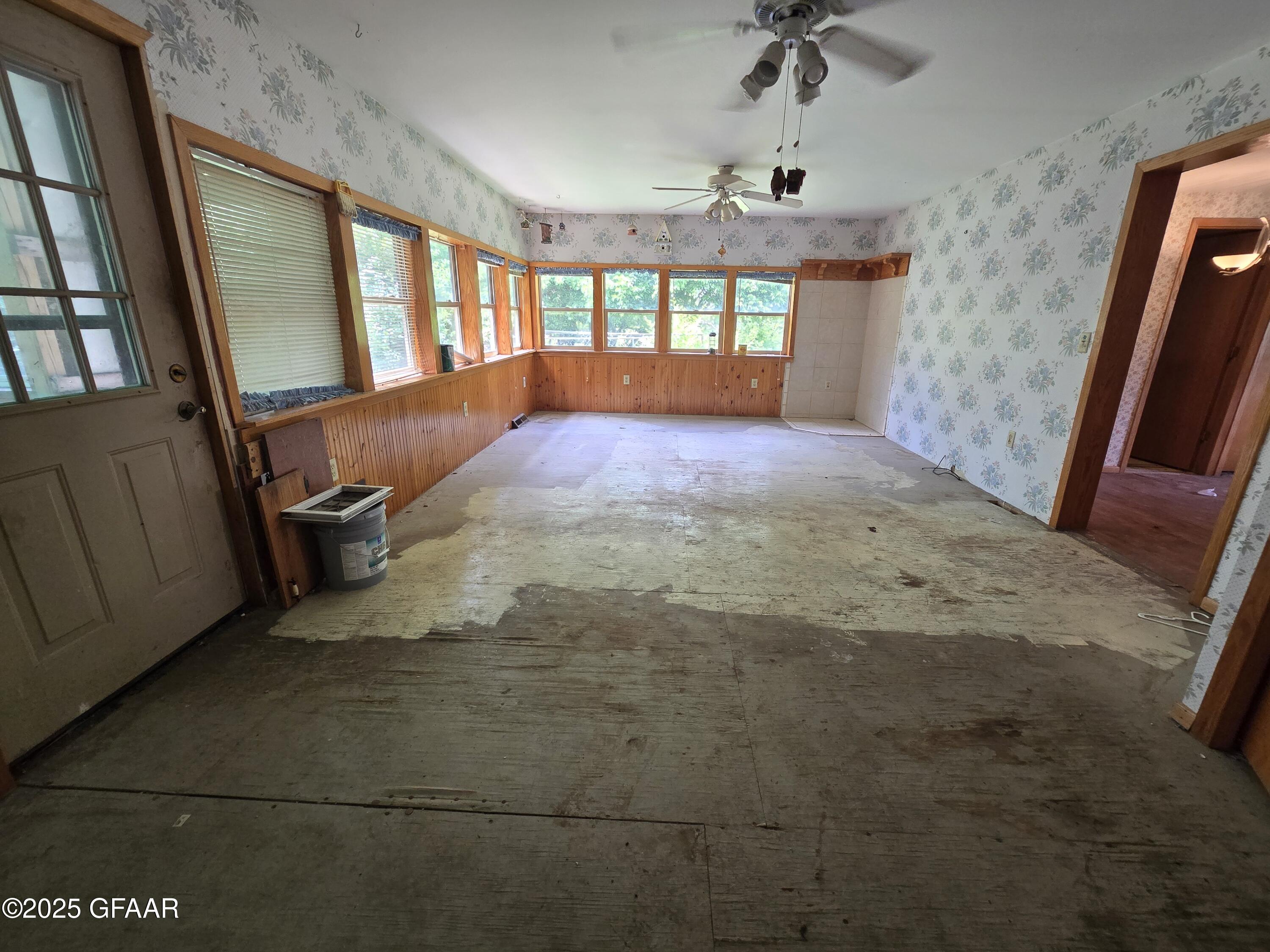 Larimore, North Dakota 58251, United States, 3 Bedrooms Bedrooms, ,1 BathroomBathrooms,Residential,Active,166075