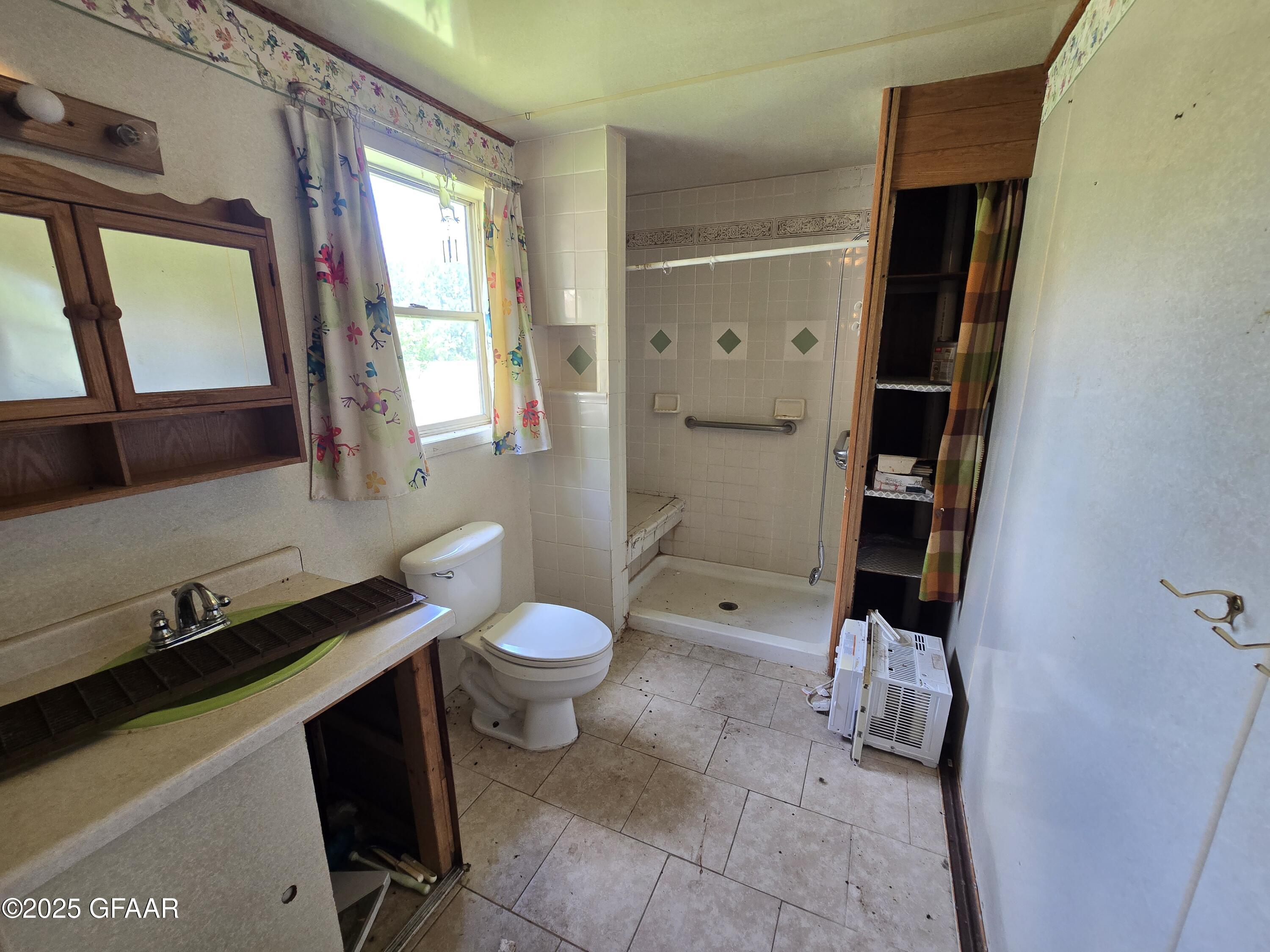 Larimore, North Dakota 58251, United States, 3 Bedrooms Bedrooms, ,1 BathroomBathrooms,Residential,Active,166075