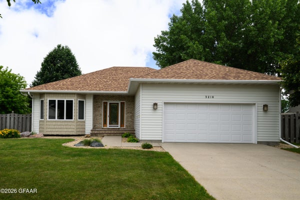 3216 36TH AVE S, FARGO, ND 58104 - Image b8cbdc92a207c738beef46ca718c12f1/3605558509