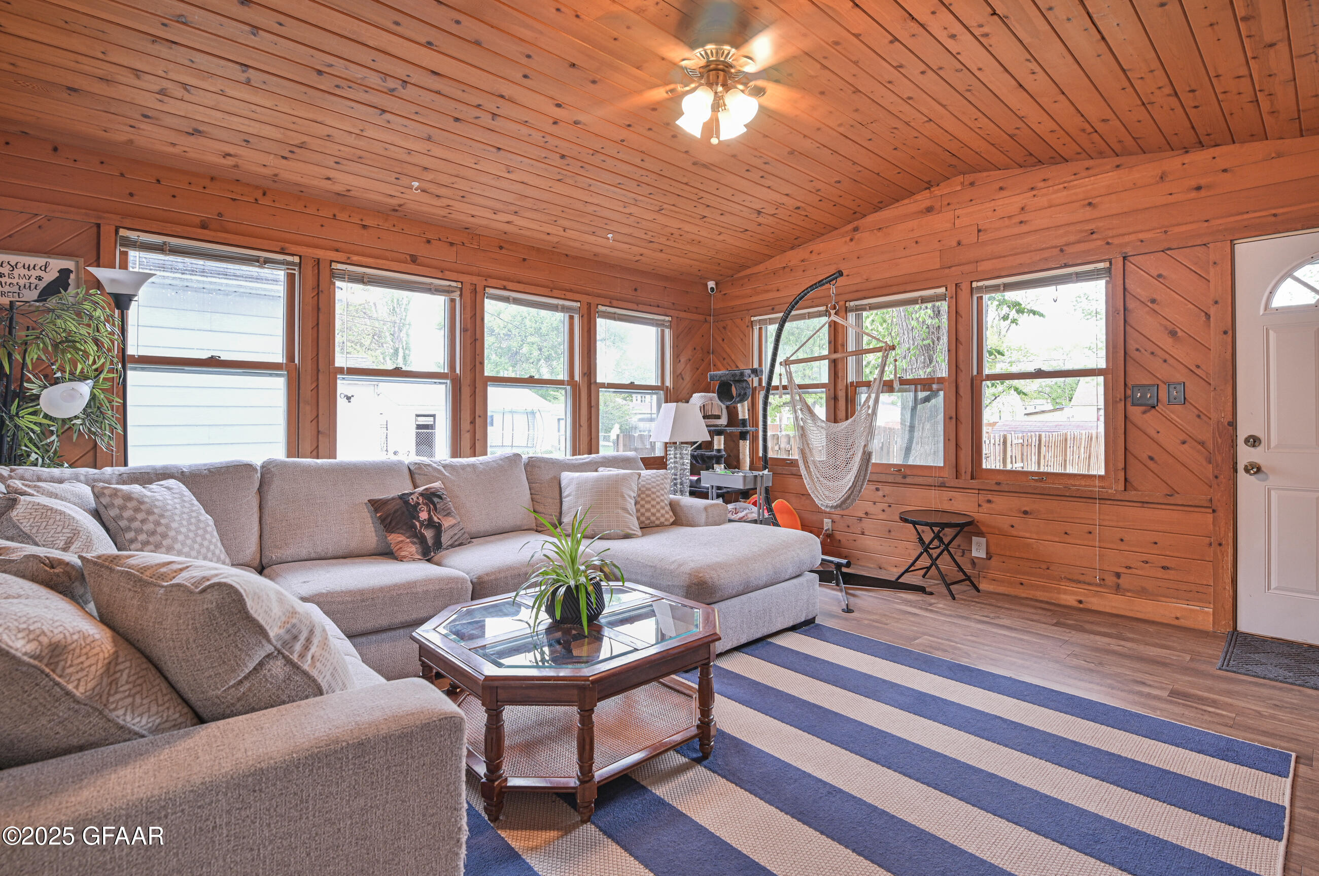 Grand Forks, North Dakota 58201, United States, 5 Bedrooms Bedrooms, ,3 BathroomsBathrooms,Residential,Pending,166332